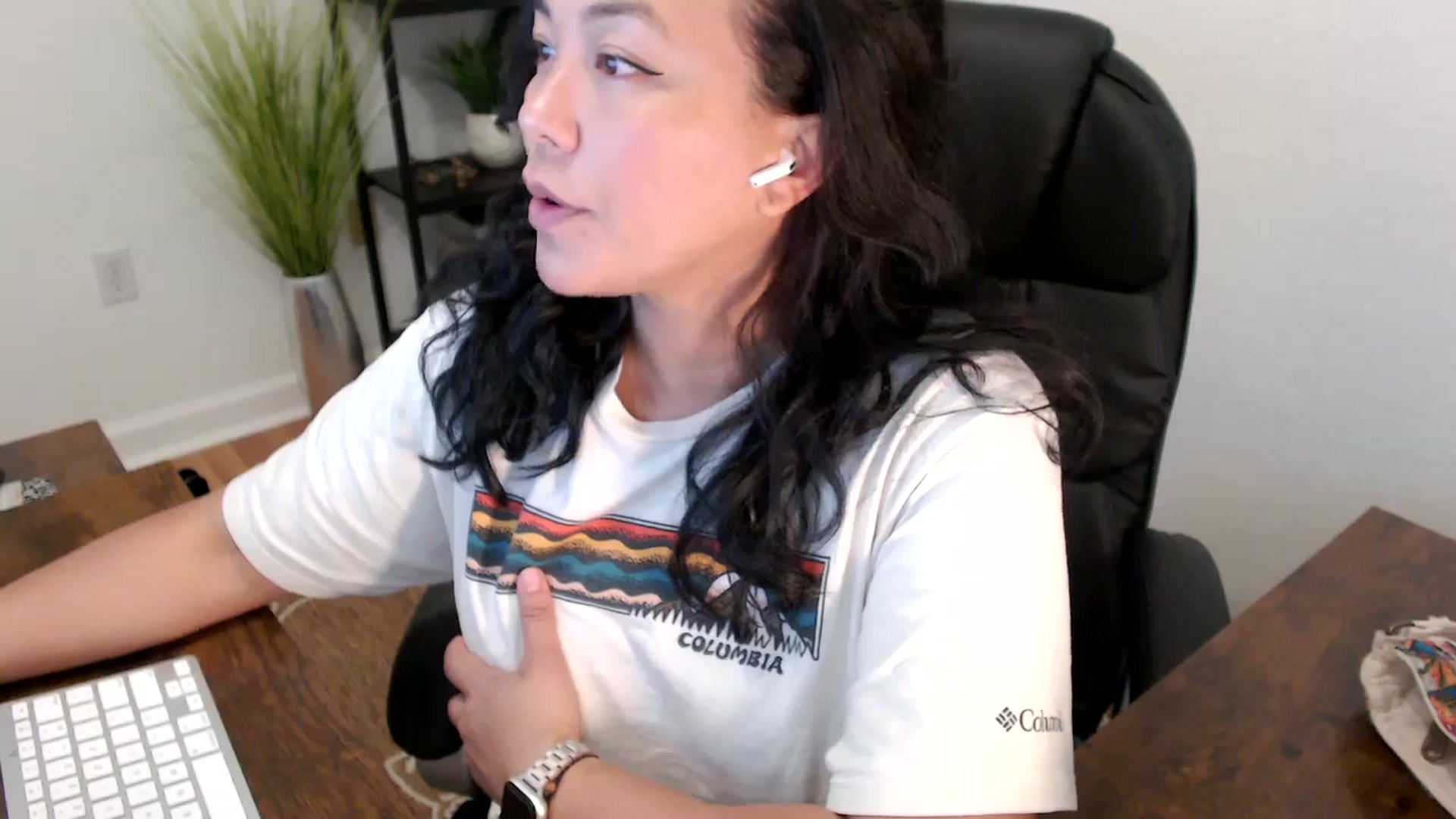 Gallery image thumbnail from MickaylaStar's myfreecams stream on, 04/01/2025, 18:55 image 19 of 20