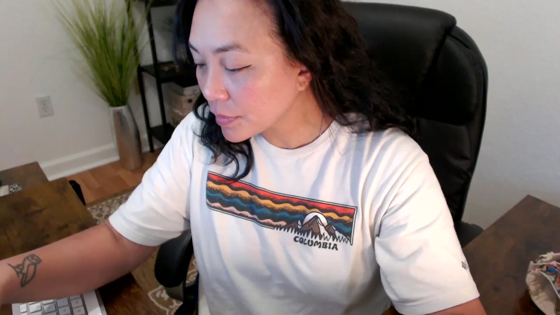 Gallery image thumbnail from MickaylaStar's myfreecams stream on, 04/01/2025, 18:55 image 1 of 20