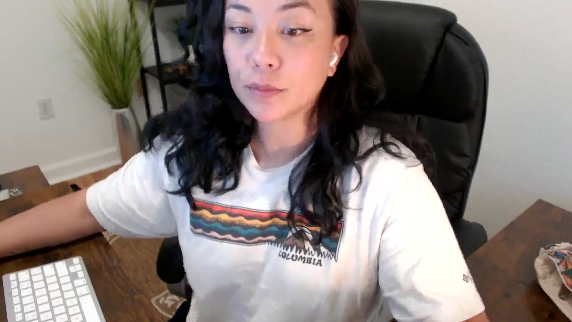 Gallery image thumbnail from MickaylaStar's myfreecams stream on, 04/01/2025, 18:55 image 14 of 20