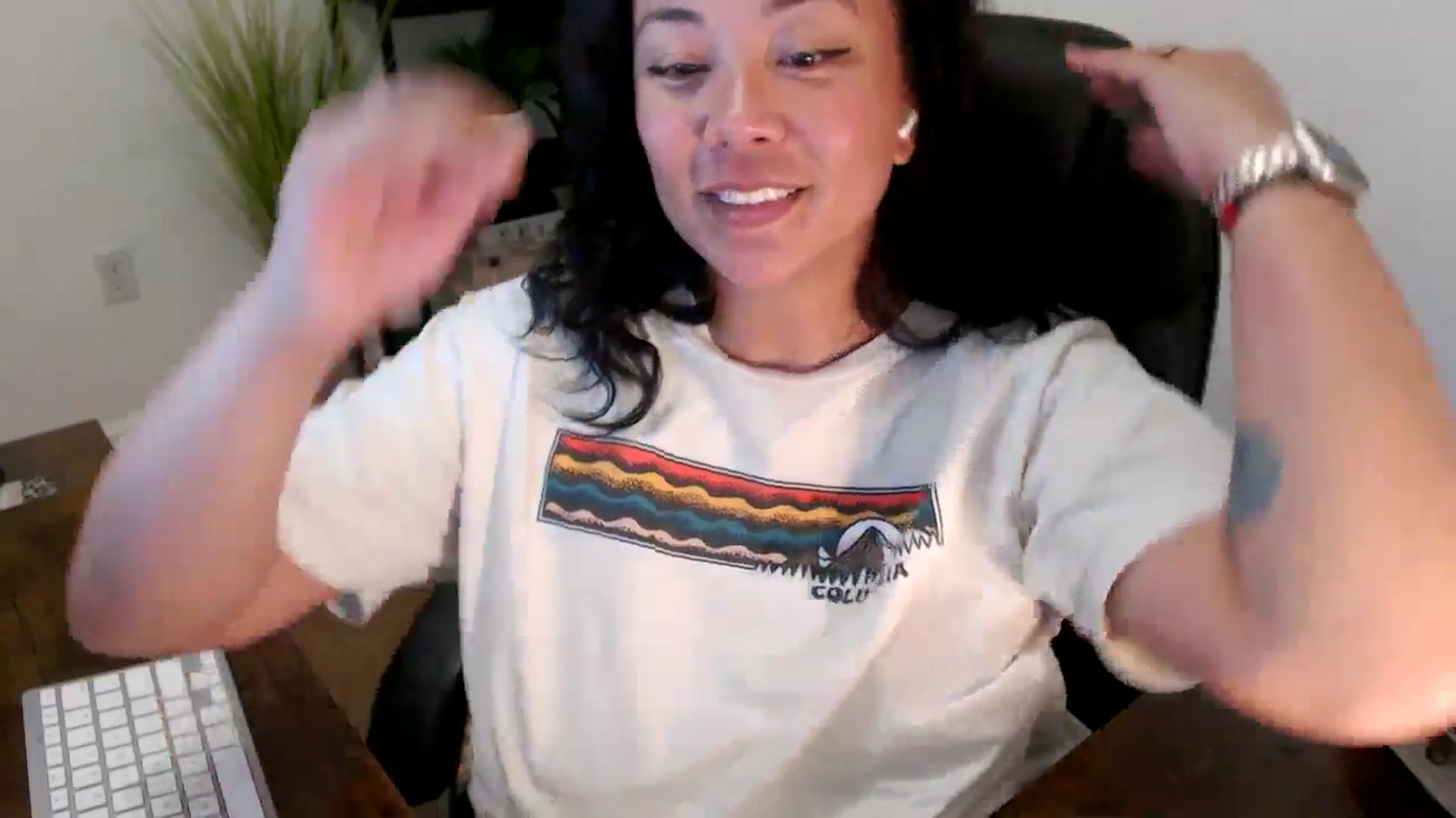 Gallery image thumbnail from MickaylaStar's myfreecams stream on, 04/01/2025, 18:55 image 6 of 20