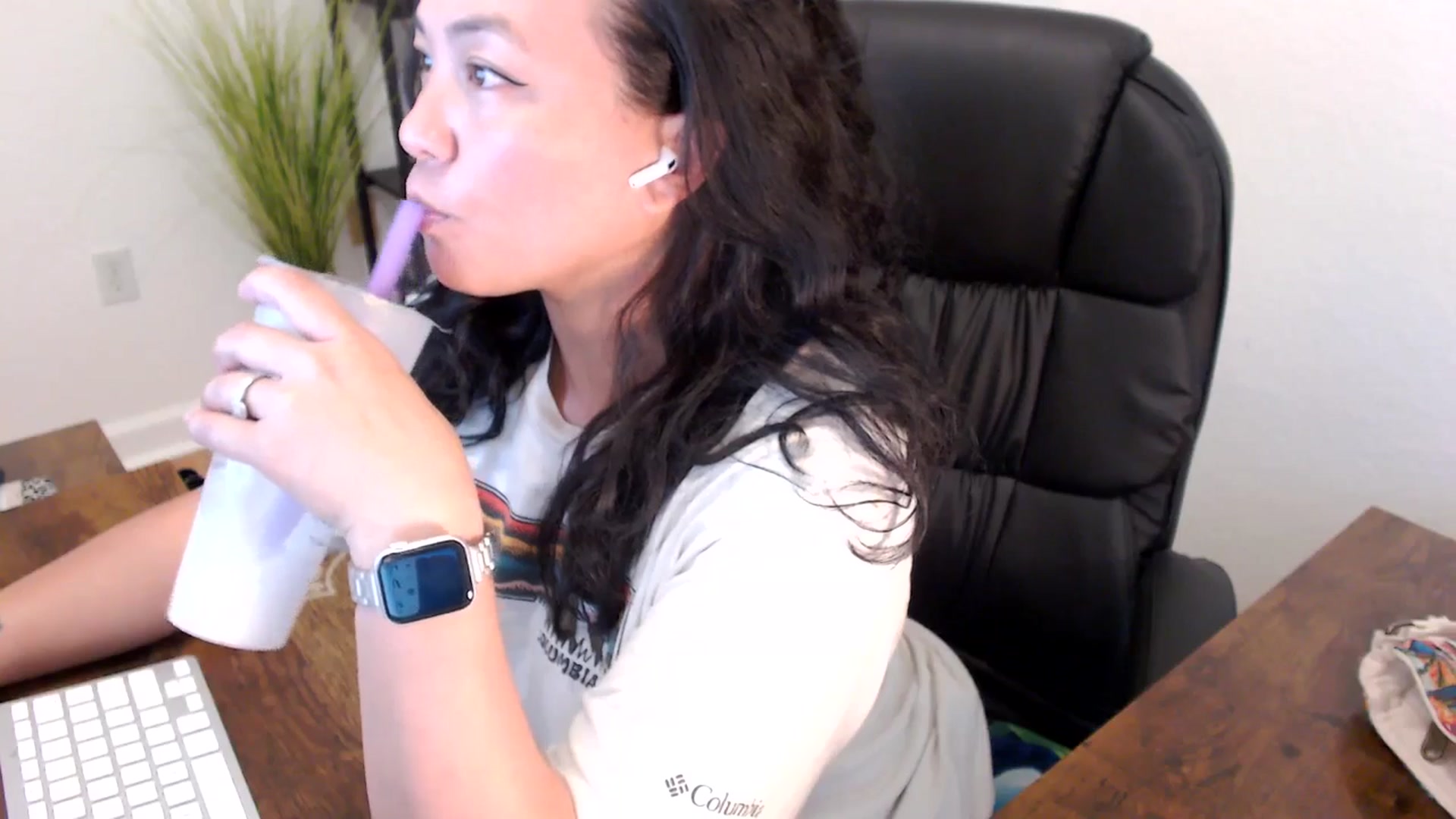 Gallery image thumbnail from MickaylaStar's myfreecams stream on, 04/01/2025, 18:55 image 20 of 20