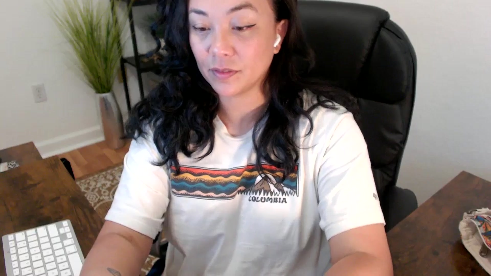 Gallery image thumbnail from MickaylaStar's myfreecams stream on, 04/01/2025, 18:55 image 13 of 20