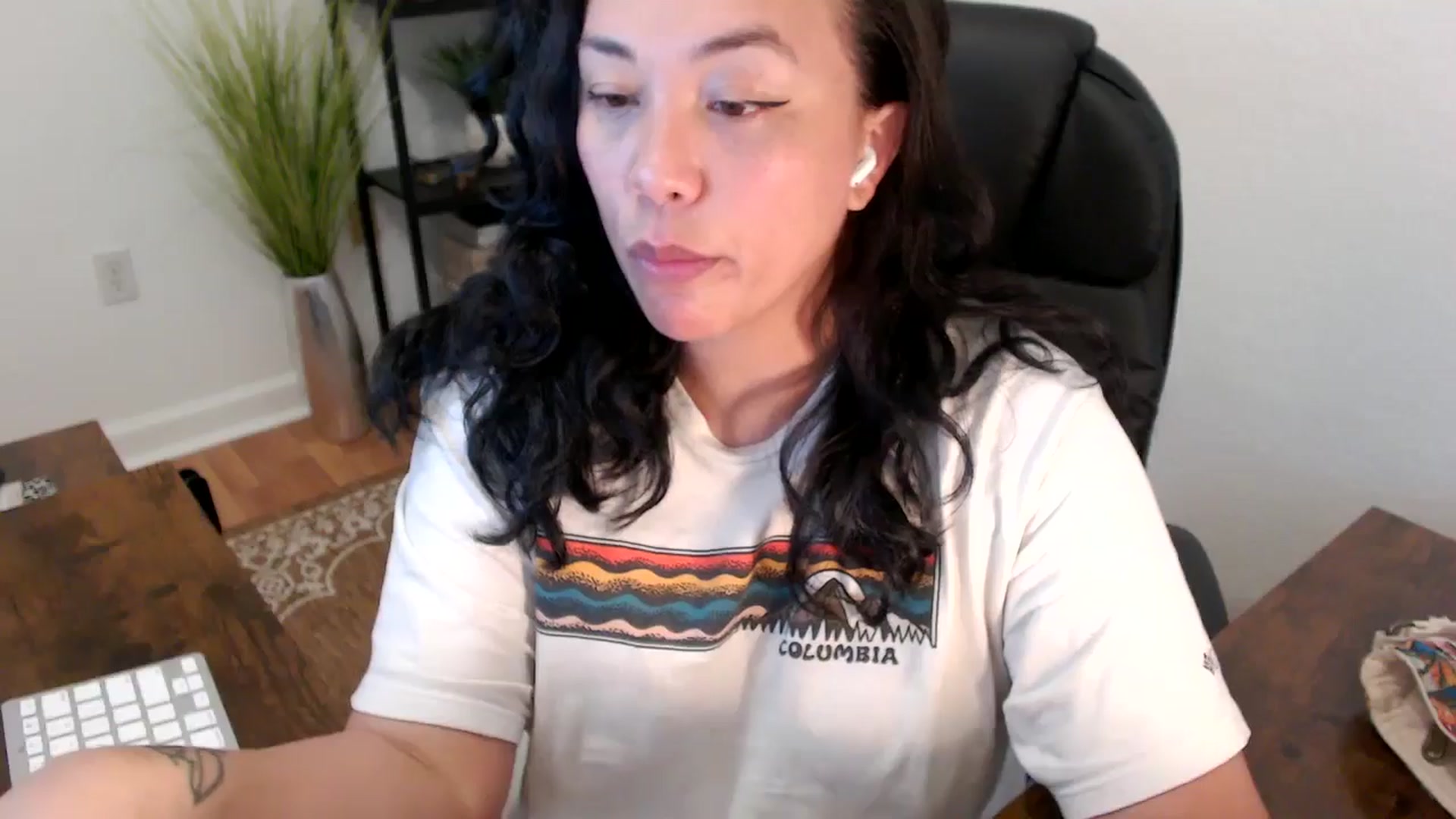 Gallery image thumbnail from MickaylaStar's myfreecams stream on, 04/01/2025, 18:55 image 15 of 20