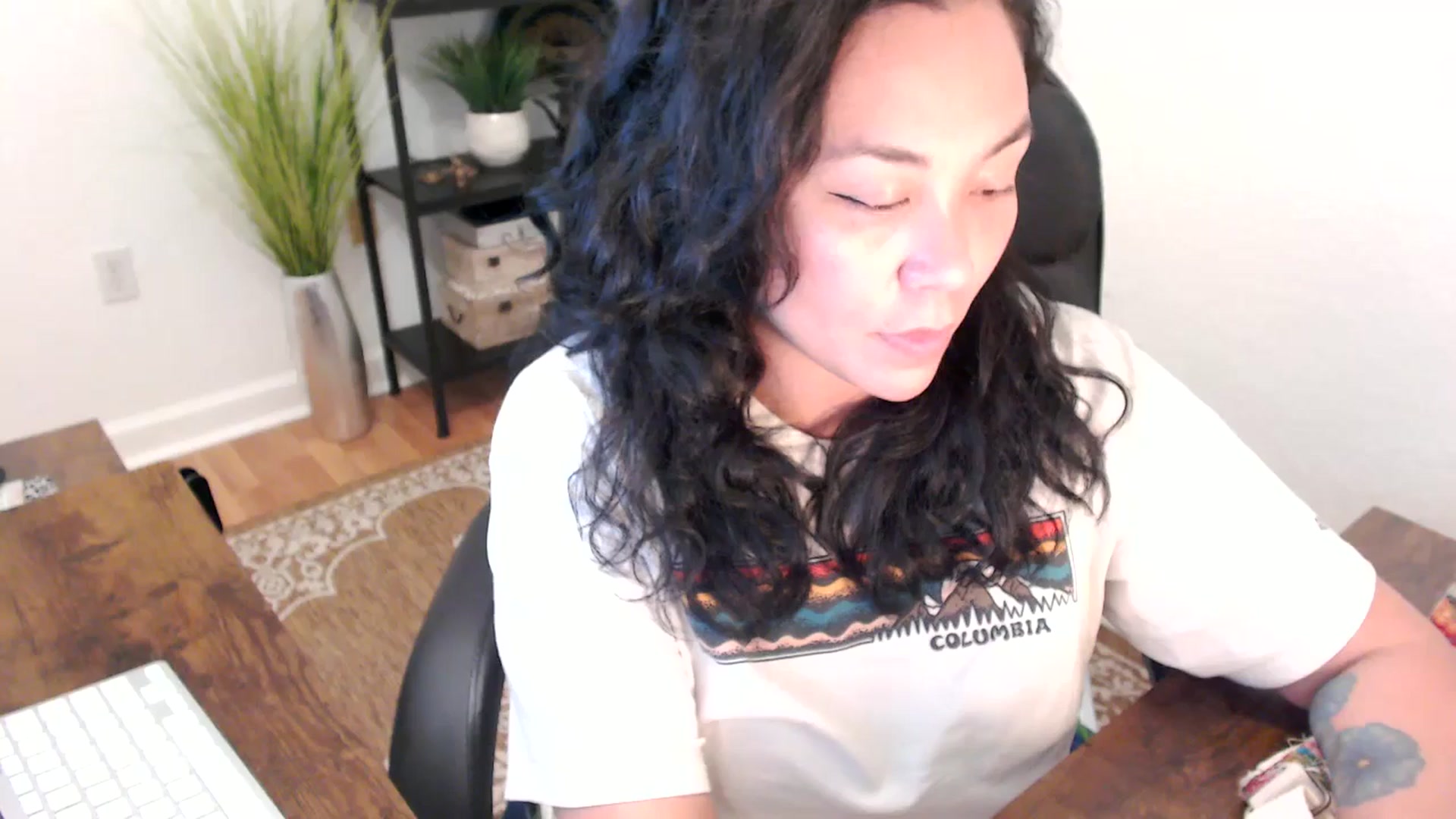 Gallery image thumbnail from MickaylaStar's myfreecams stream on, 04/01/2025, 20:48 image 19 of 20