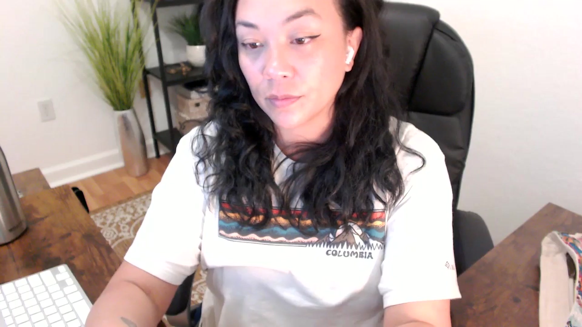 Gallery image thumbnail from MickaylaStar's myfreecams stream on, 04/01/2025, 20:48 image 15 of 20