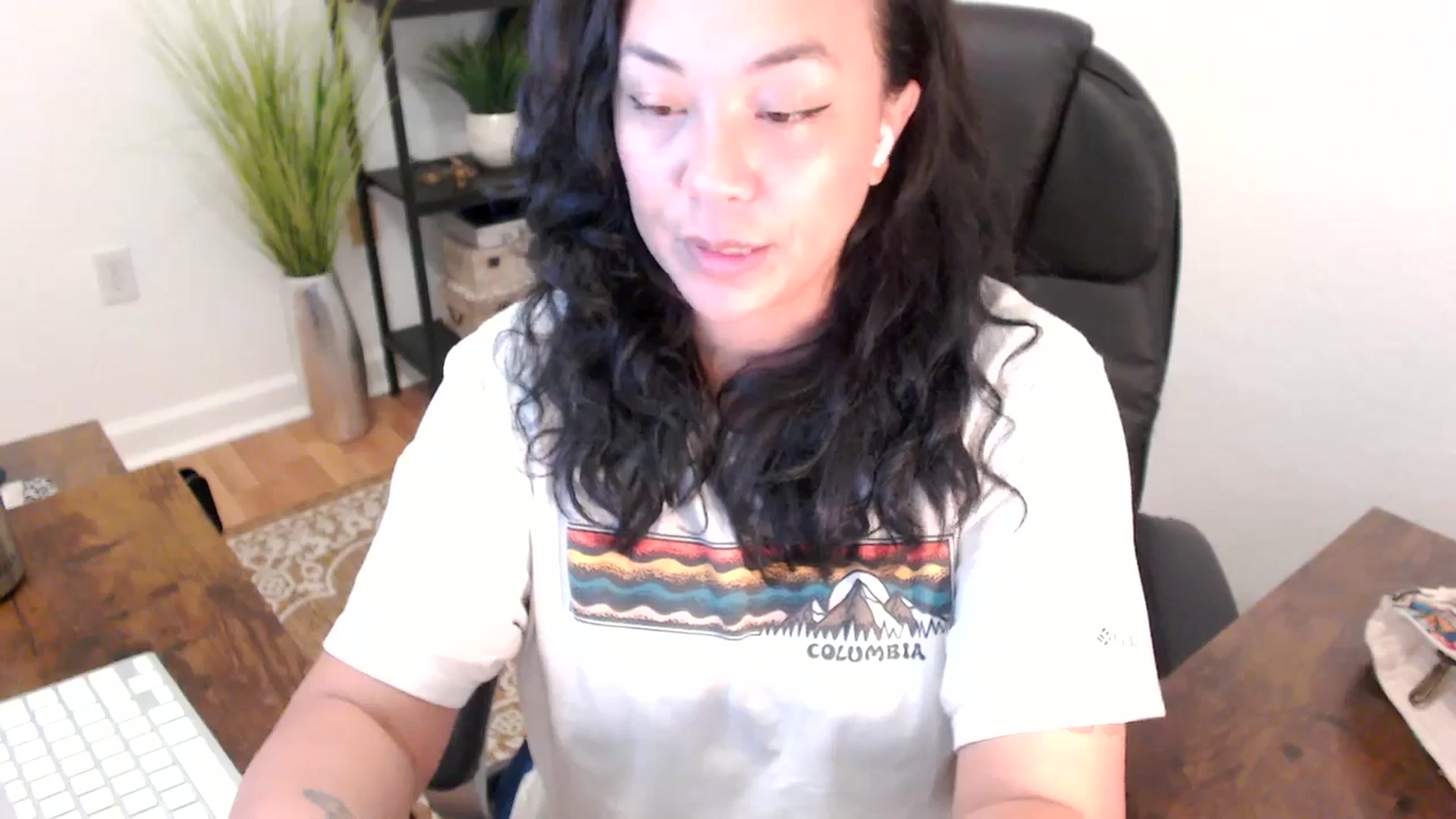 Gallery image thumbnail from MickaylaStar's myfreecams stream on, 04/01/2025, 20:48 image 2 of 20