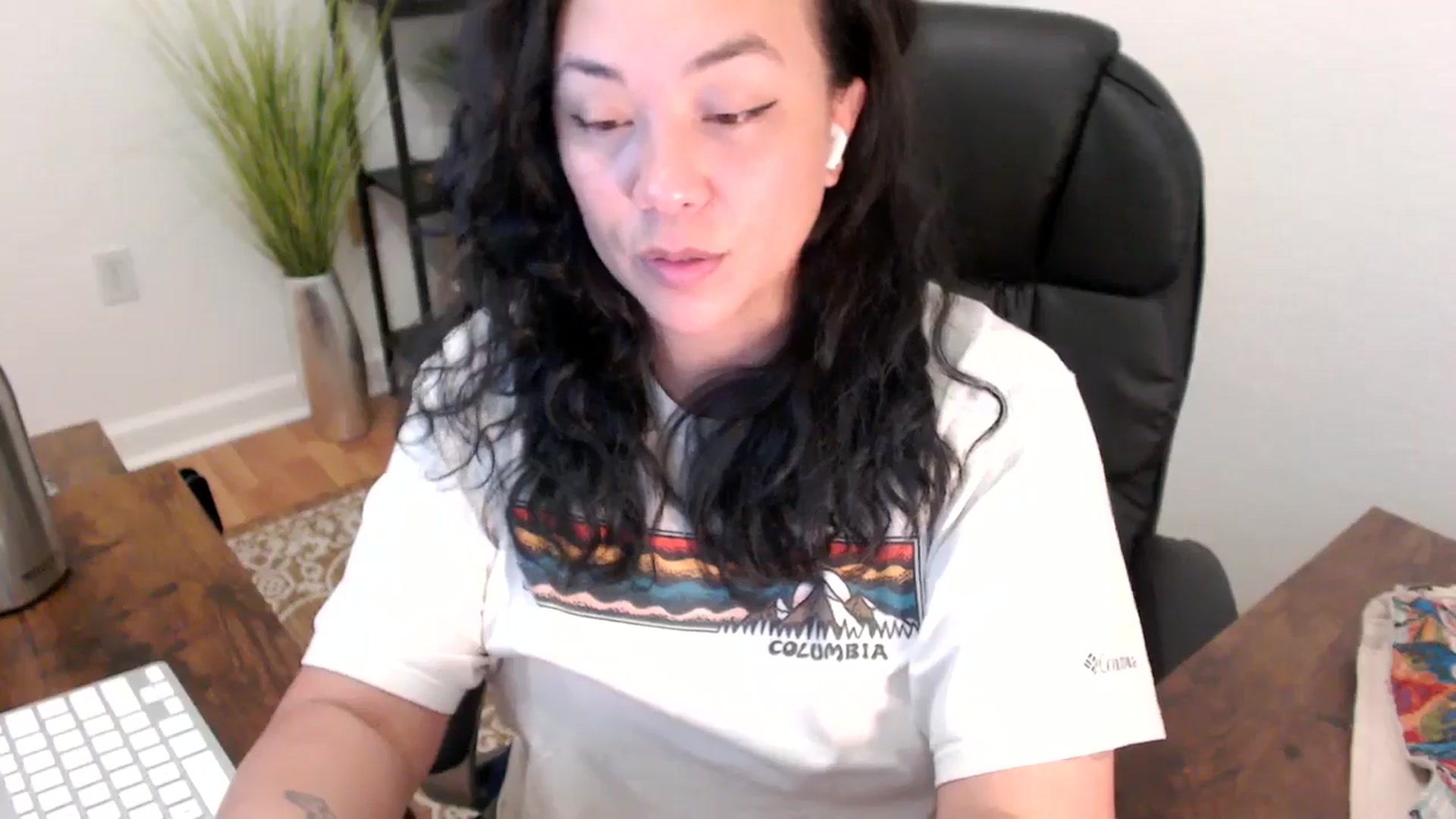Gallery image thumbnail from MickaylaStar's myfreecams stream on, 04/01/2025, 20:48 image 16 of 20