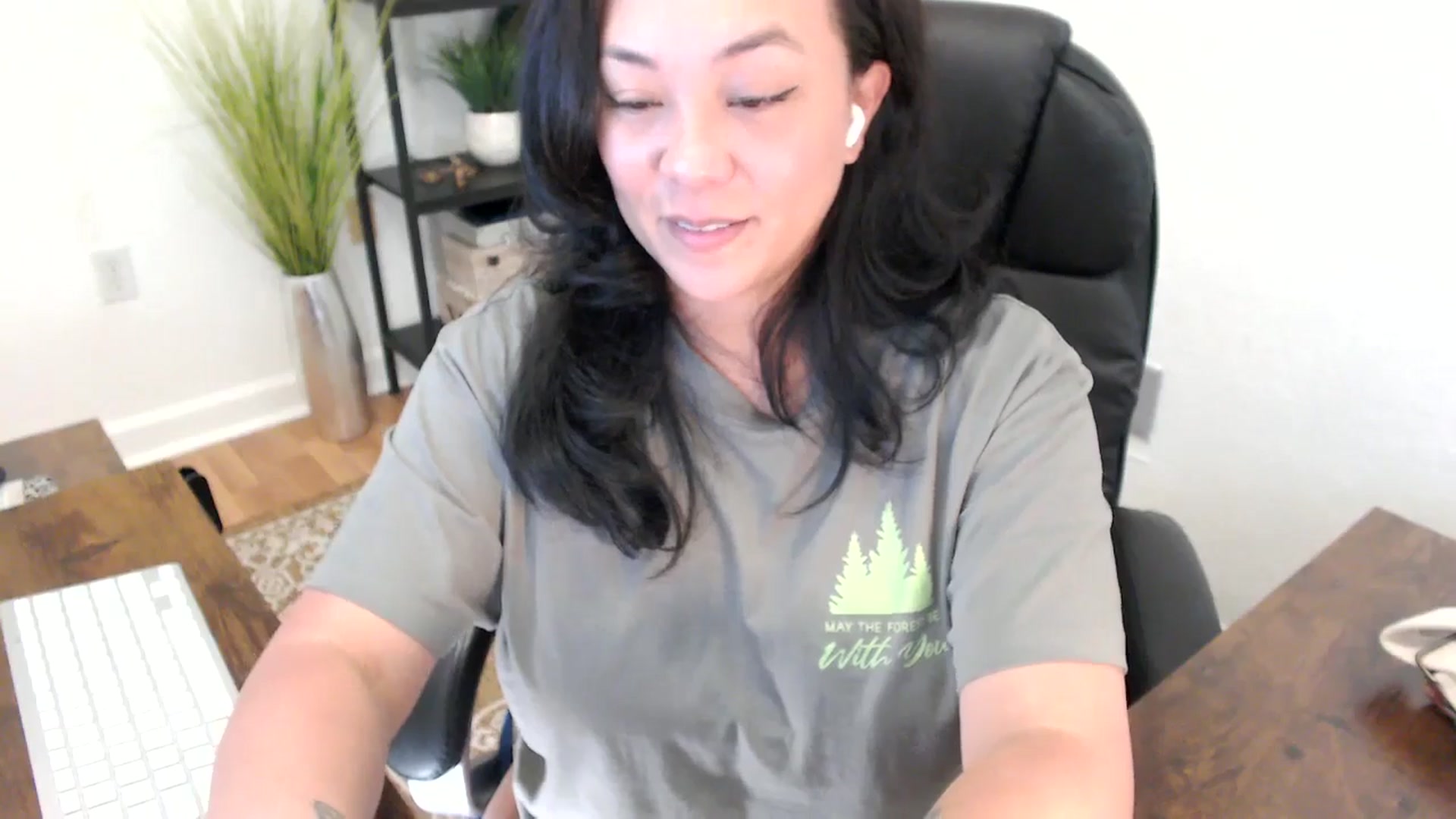 Gallery image thumbnail from MickaylaStar's myfreecams stream on, 04/02/2025, 21:25 image 12 of 20