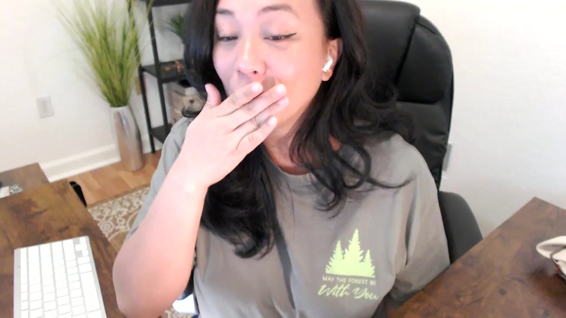 Gallery image thumbnail from MickaylaStar's myfreecams stream on, 04/02/2025, 21:25 image 8 of 20