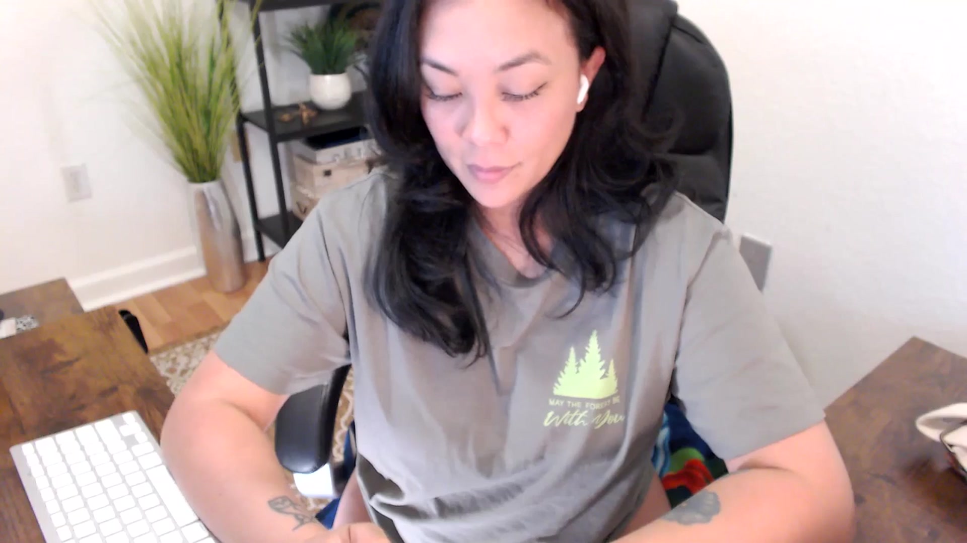 Gallery image thumbnail from MickaylaStar's myfreecams stream on, 04/02/2025, 21:25 image 15 of 20