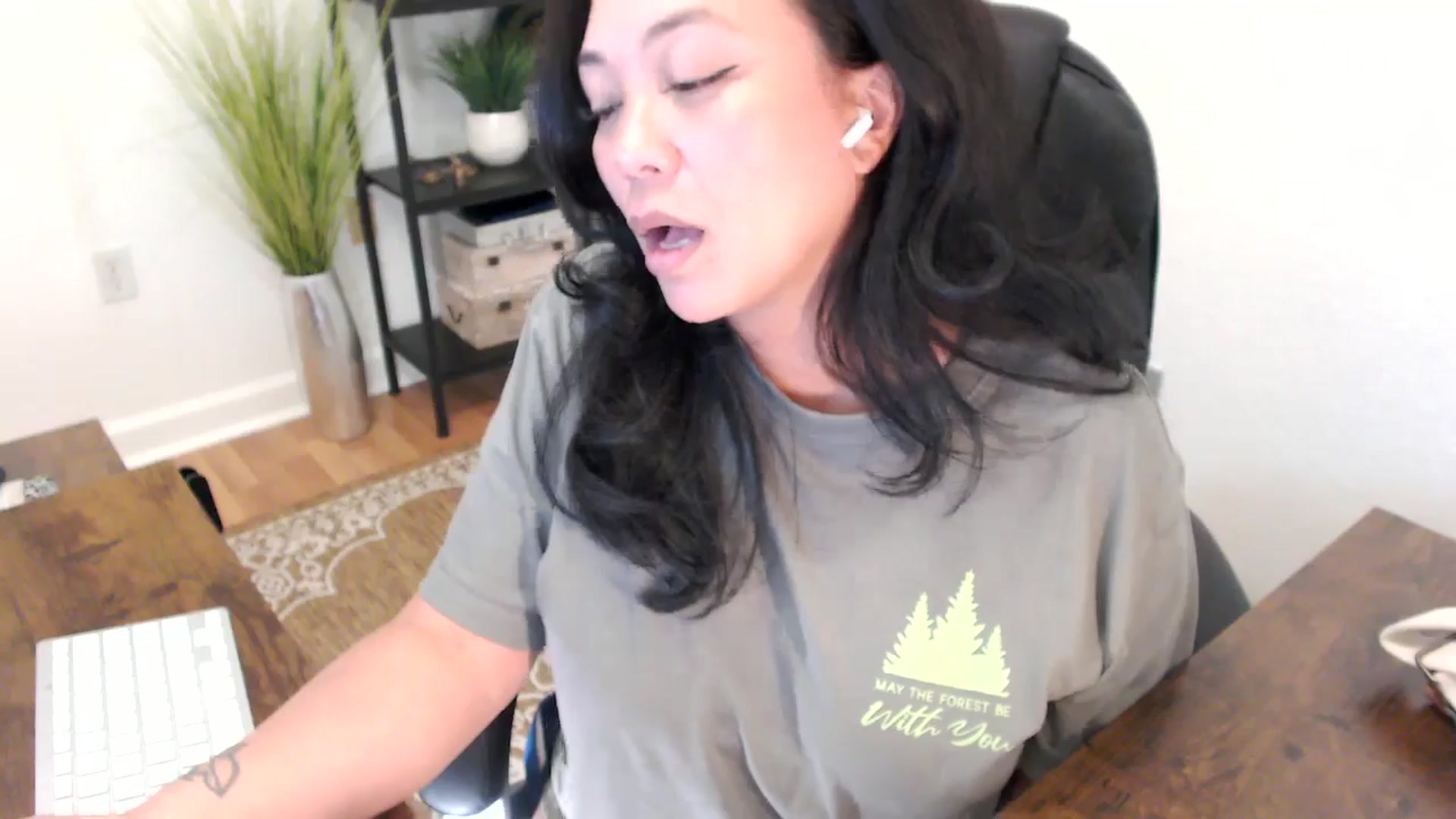 Gallery image thumbnail from MickaylaStar's myfreecams stream on, 04/02/2025, 21:25 image 7 of 20