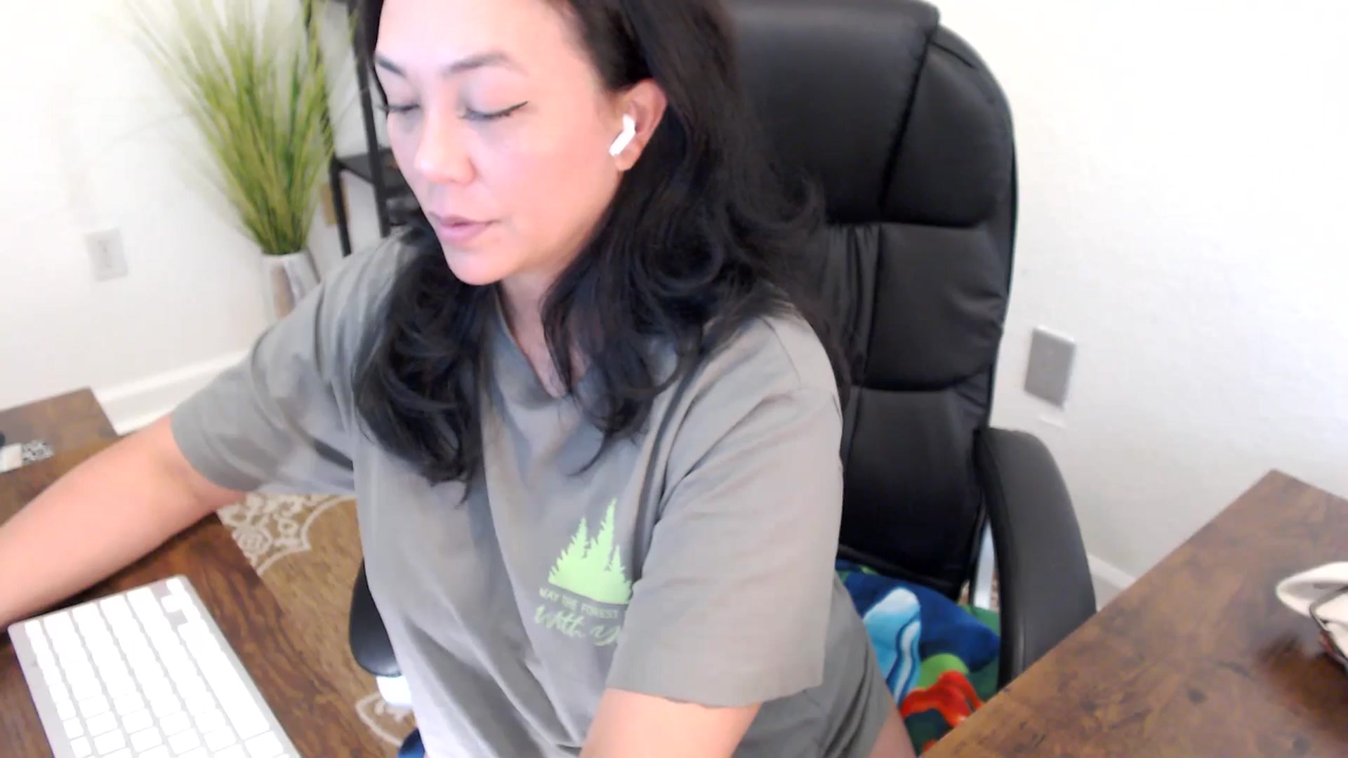 Gallery image thumbnail from MickaylaStar's myfreecams stream on, 04/02/2025, 21:25 image 17 of 20