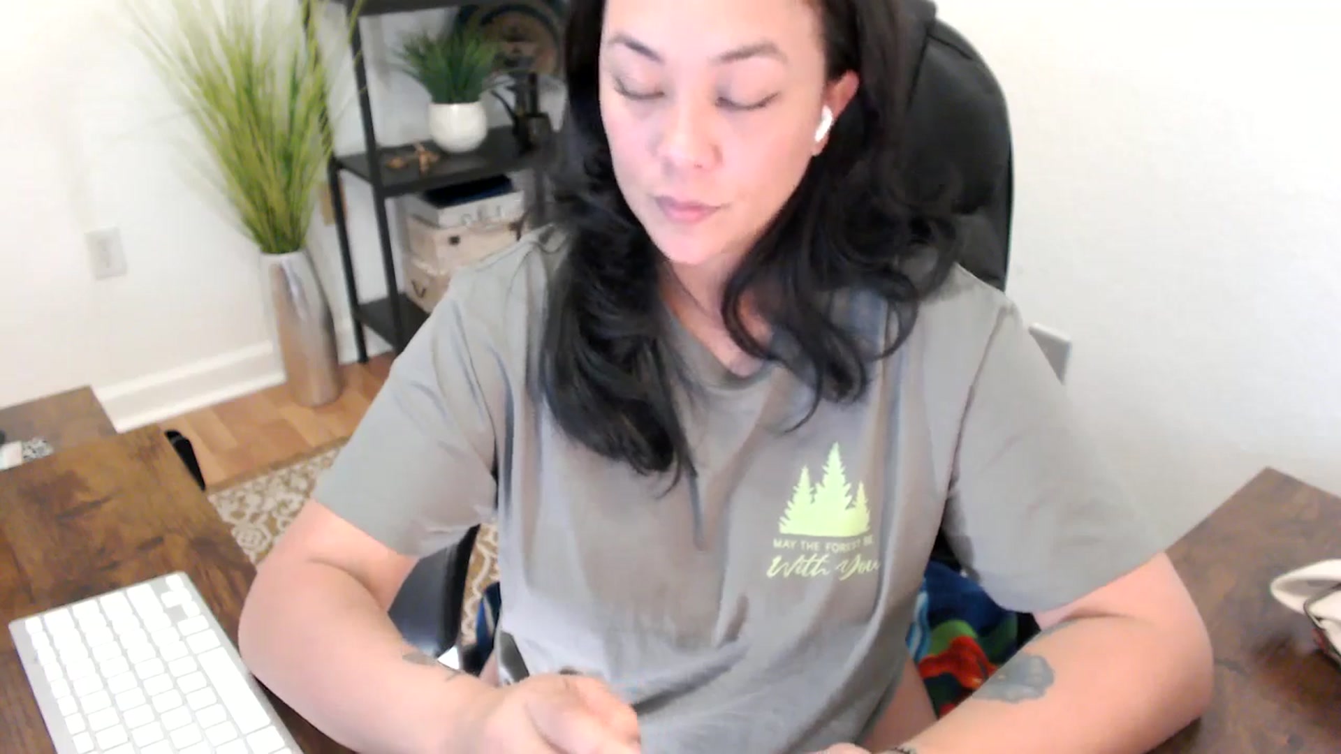 Gallery image thumbnail from MickaylaStar's myfreecams stream on, 04/02/2025, 21:25 image 16 of 20