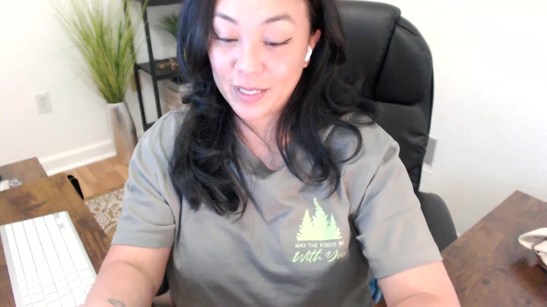 Gallery image thumbnail from MickaylaStar's myfreecams stream on, 04/02/2025, 21:25 image 11 of 20