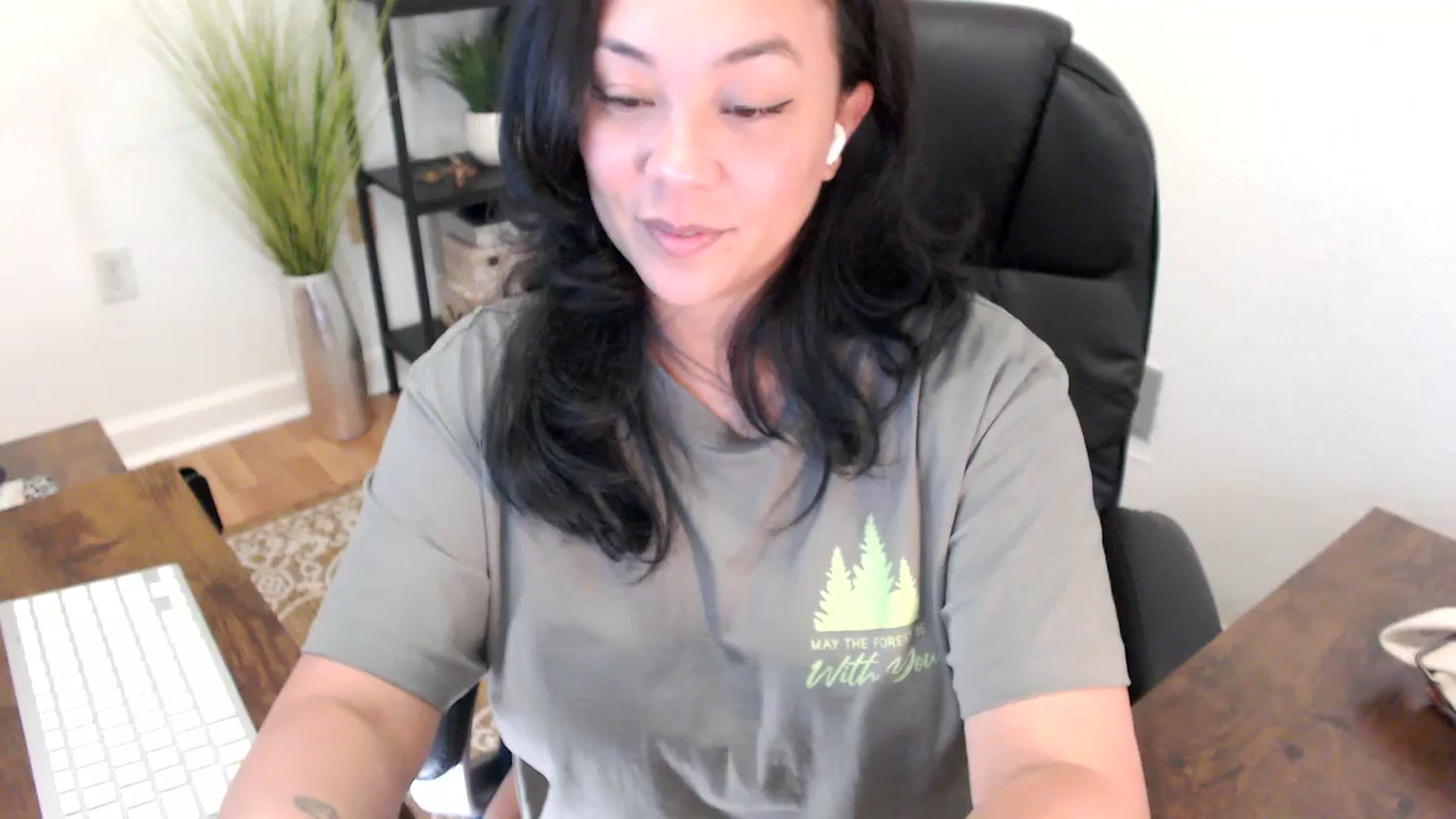 Gallery image thumbnail from MickaylaStar's myfreecams stream on, 04/02/2025, 21:25 image 13 of 20