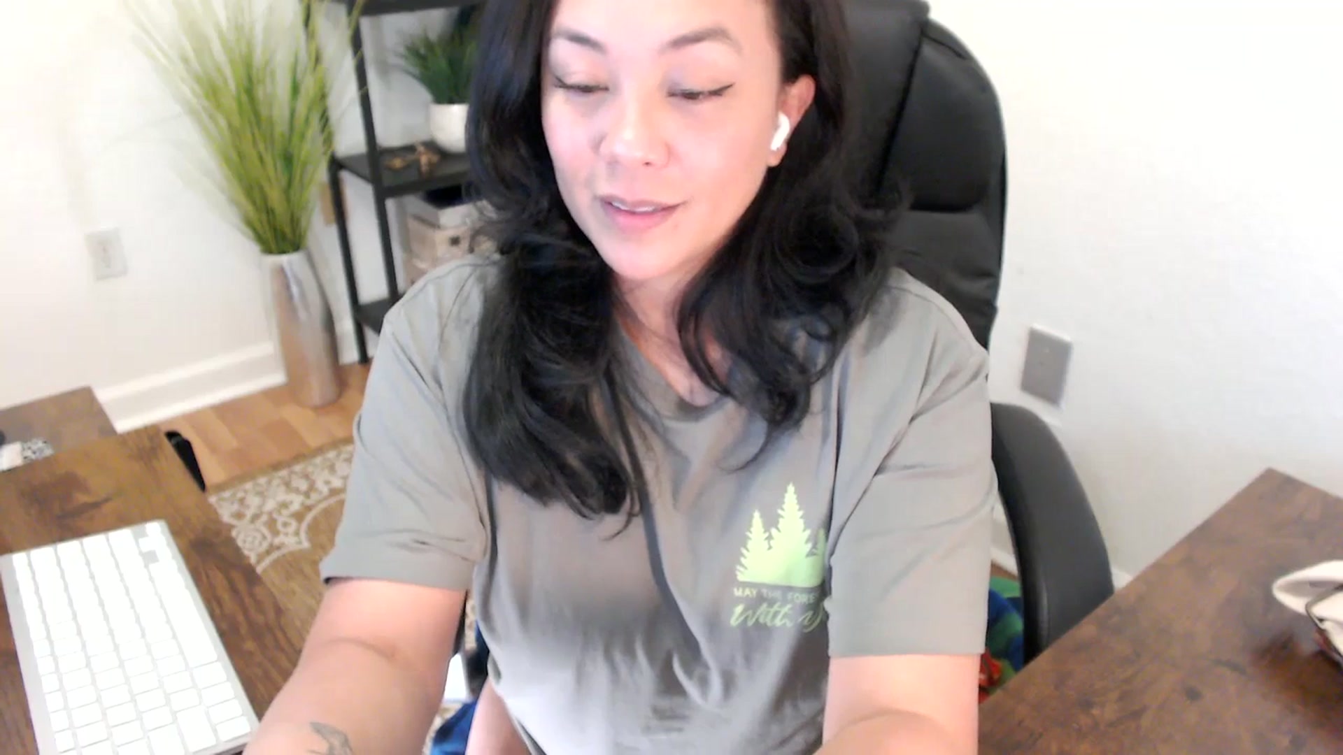 Gallery image thumbnail from MickaylaStar's myfreecams stream on, 04/02/2025, 21:25 image 14 of 20