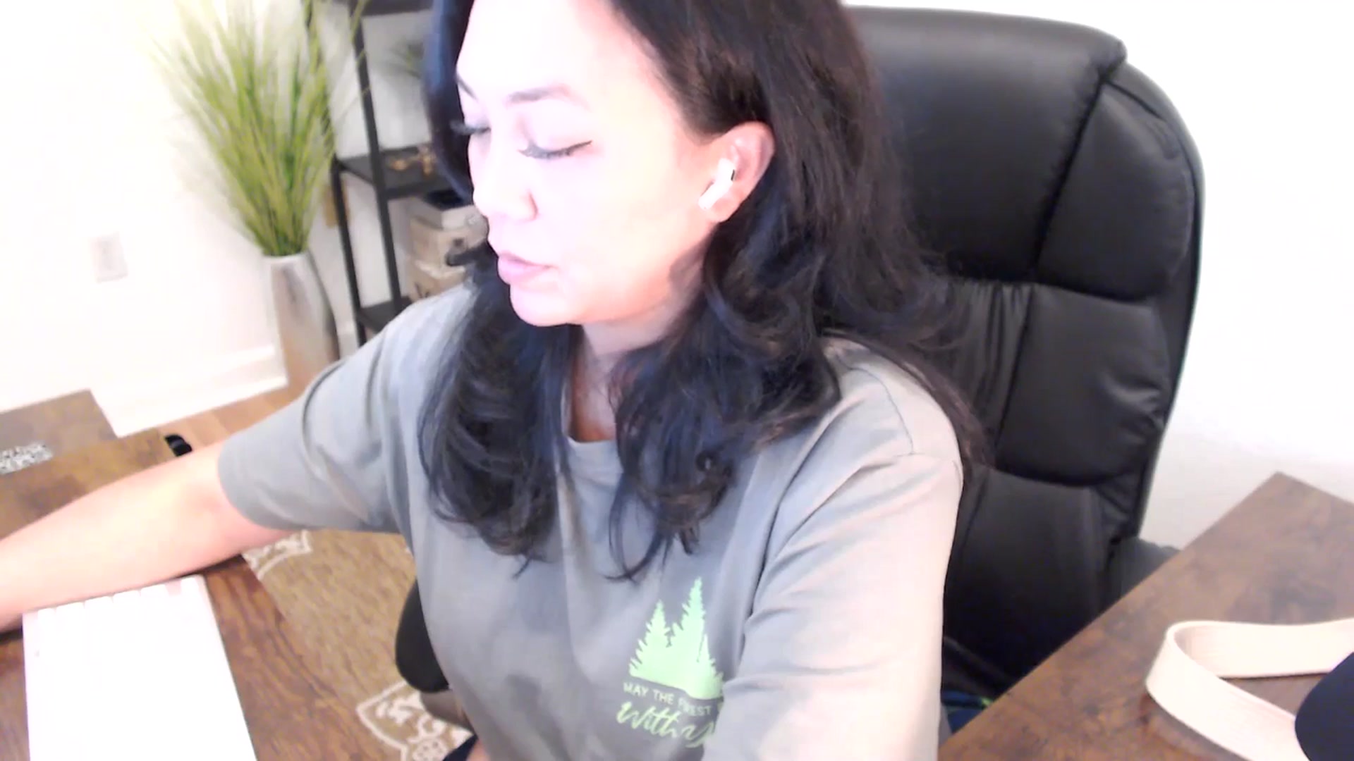 Gallery image thumbnail from MickaylaStar's myfreecams stream on, 04/02/2025, 21:59 image 11 of 20