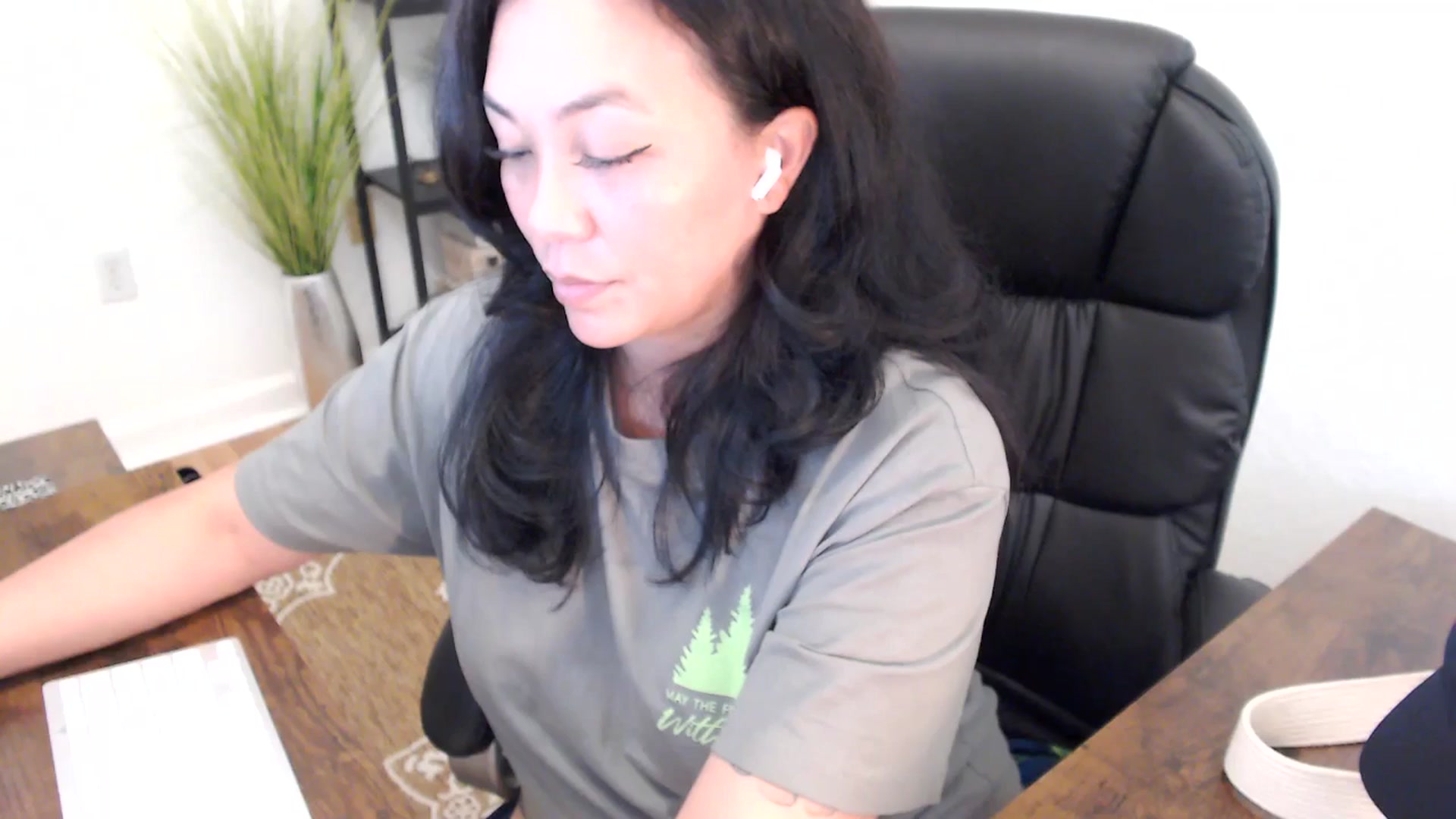 Gallery image thumbnail from MickaylaStar's myfreecams stream on, 04/02/2025, 21:59 image 3 of 20