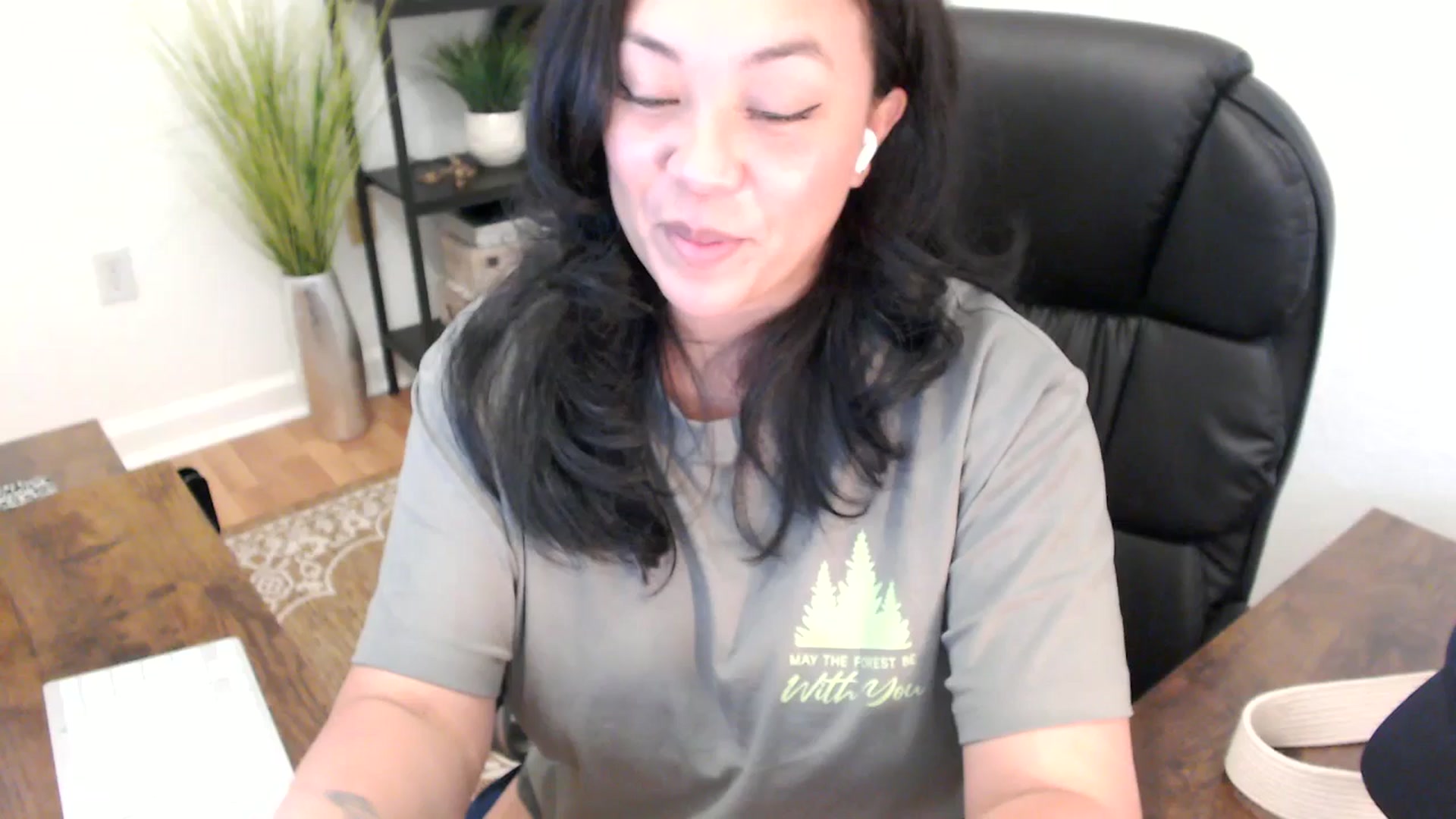Gallery image thumbnail from MickaylaStar's myfreecams stream on, 04/02/2025, 21:59 image 1 of 20