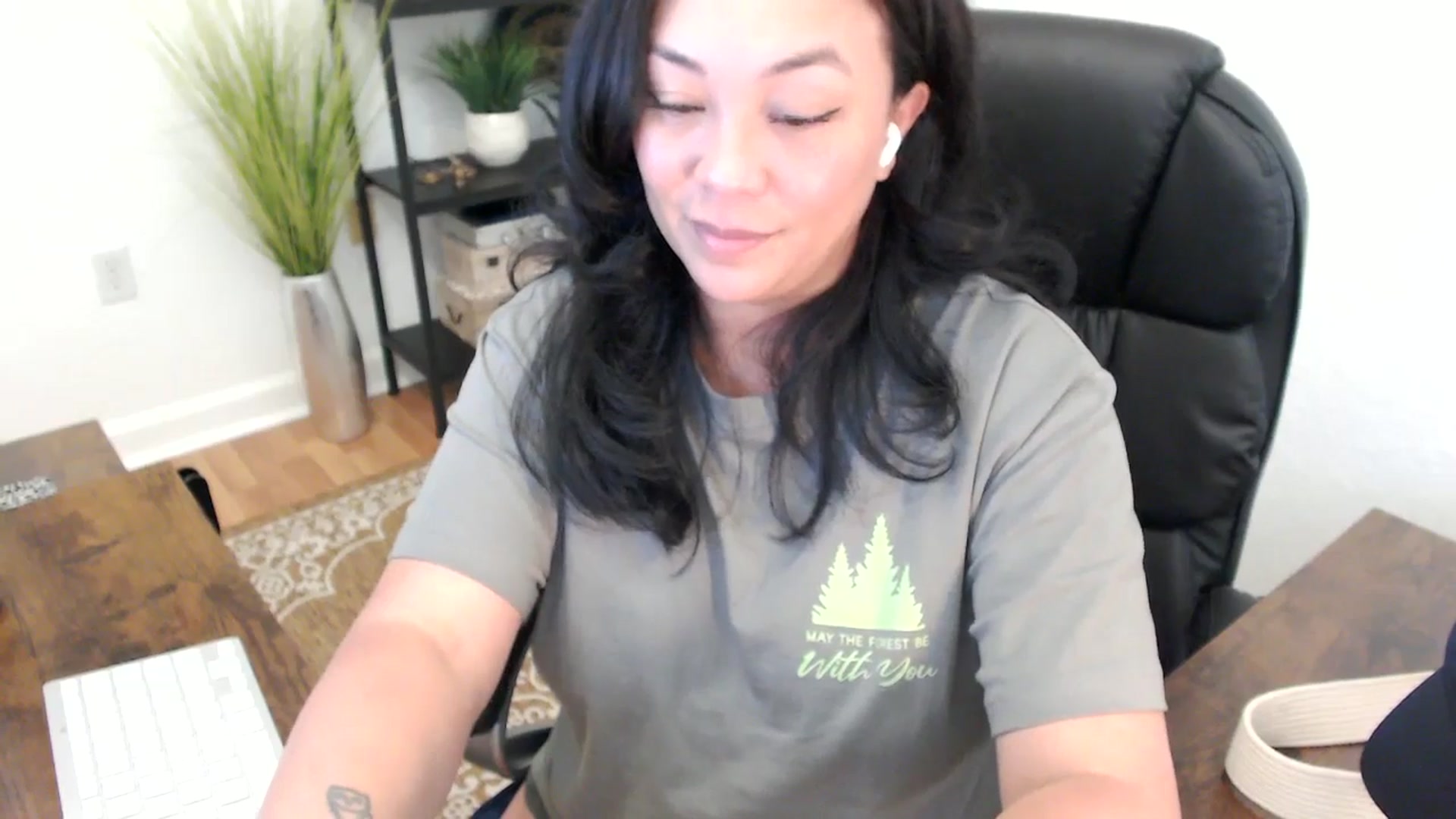 Gallery image thumbnail from MickaylaStar's myfreecams stream on, 04/02/2025, 21:59 image 4 of 20