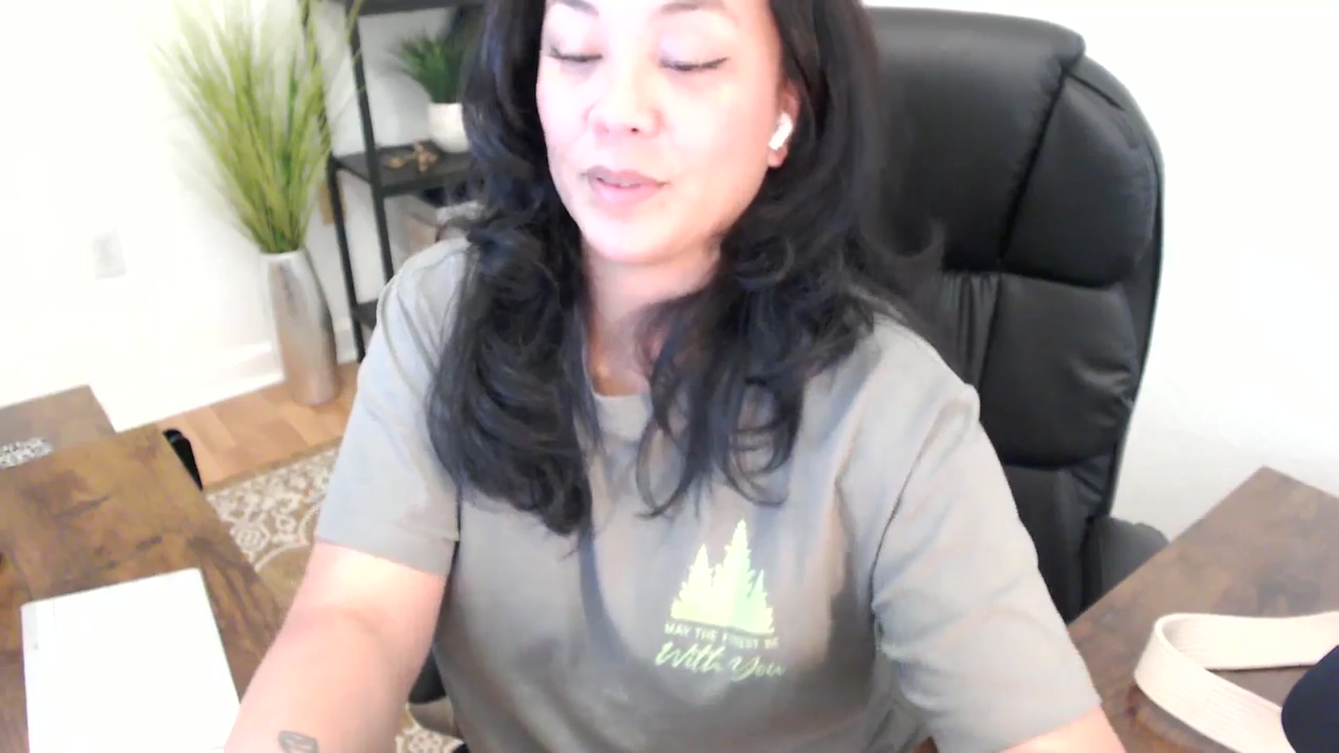 Gallery image thumbnail from MickaylaStar's myfreecams stream on, 04/02/2025, 21:59 image 15 of 20