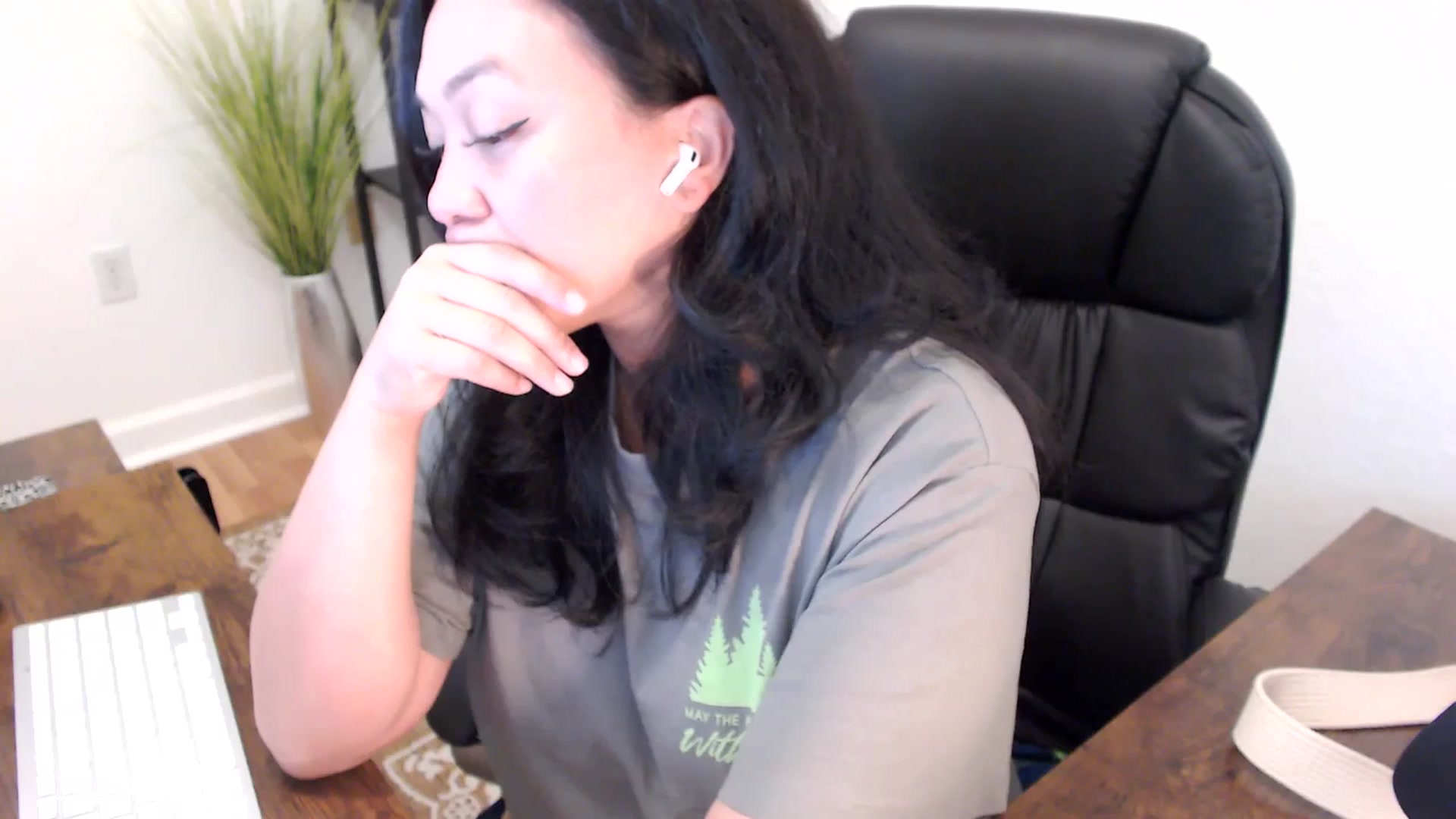 Gallery image thumbnail from MickaylaStar's myfreecams stream on, 04/02/2025, 21:59 image 9 of 20