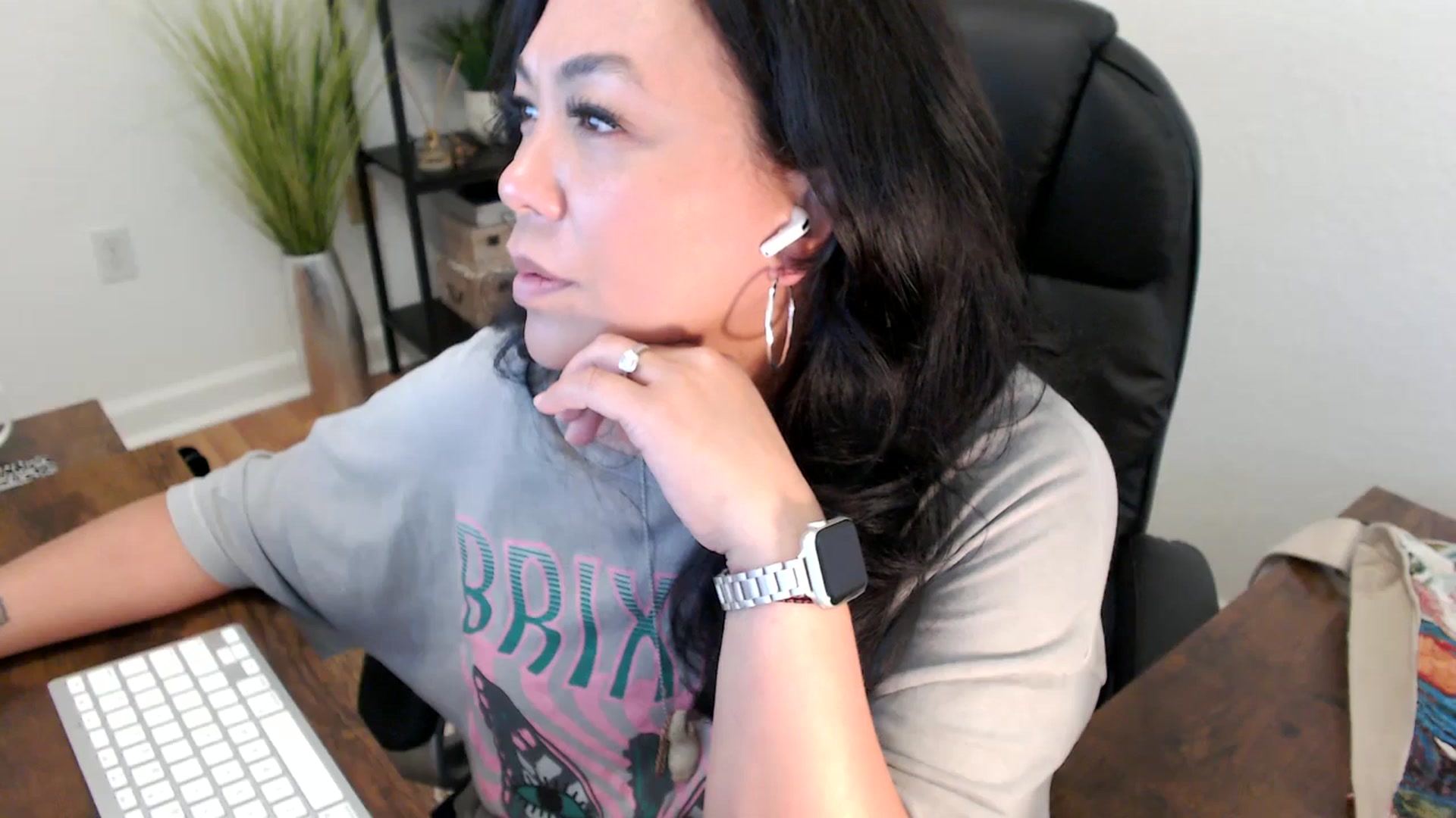 Gallery image thumbnail from MickaylaStar's myfreecams stream on, 04/03/2025, 20:19 image 12 of 20