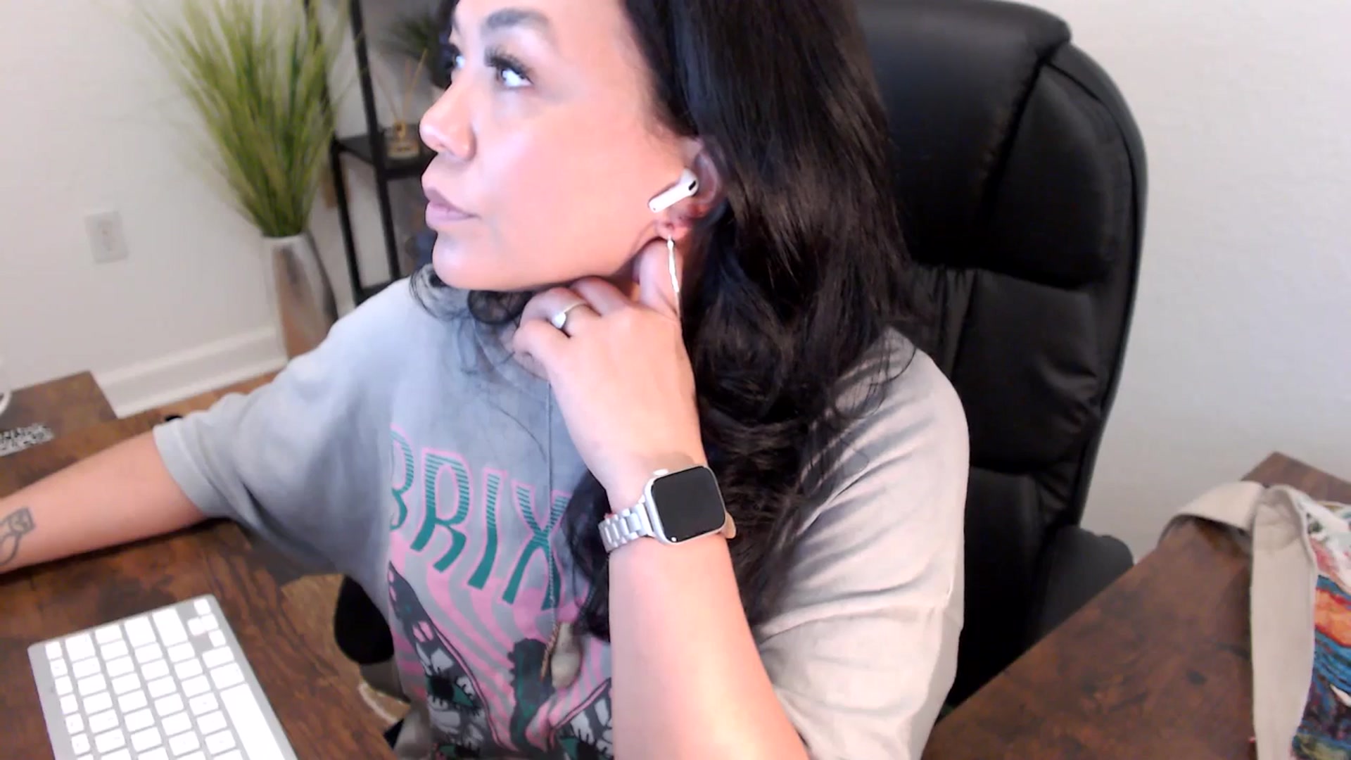 Gallery image thumbnail from MickaylaStar's myfreecams stream on, 04/03/2025, 20:19 image 10 of 20