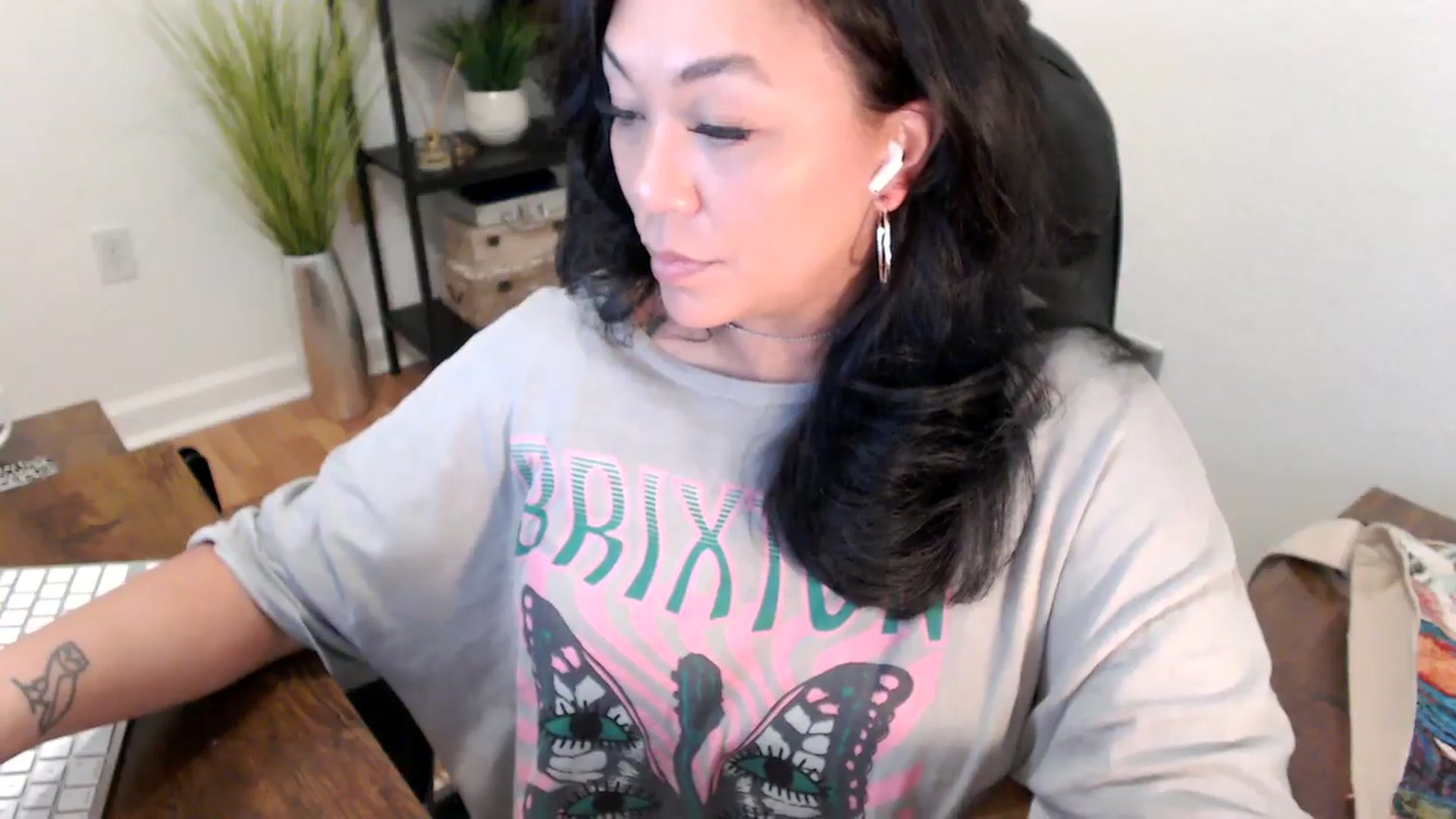 Gallery image thumbnail from MickaylaStar's myfreecams stream on, 04/03/2025, 20:19 image 7 of 20