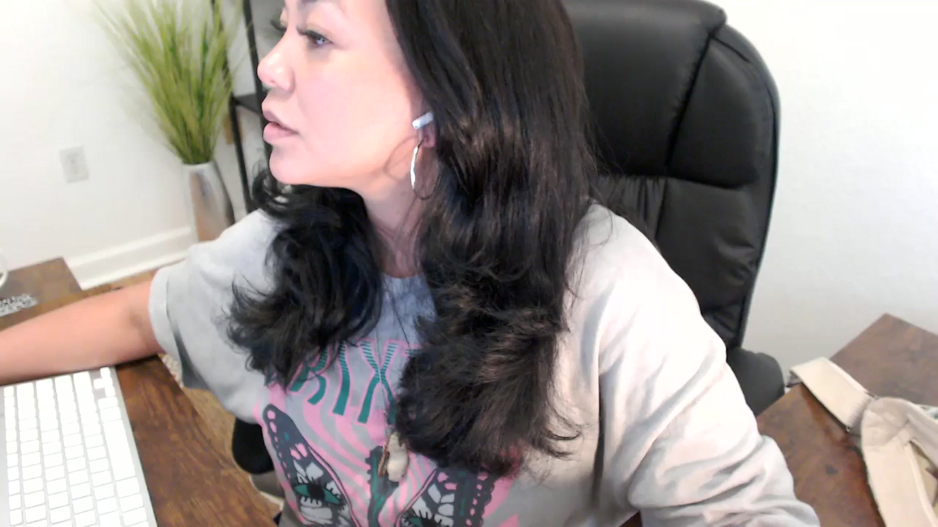 Gallery image thumbnail from MickaylaStar's myfreecams stream on, 04/03/2025, 20:19 image 19 of 20