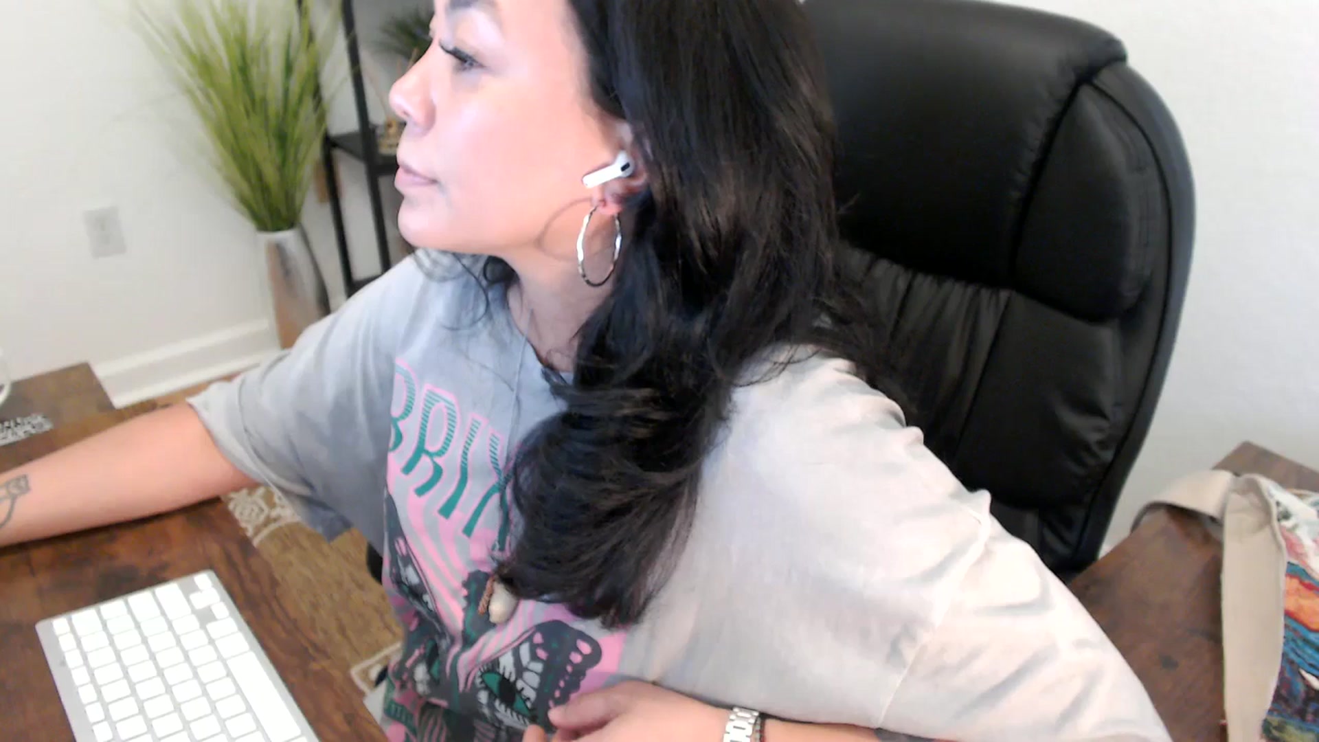 Gallery image thumbnail from MickaylaStar's myfreecams stream on, 04/03/2025, 20:19 image 9 of 20