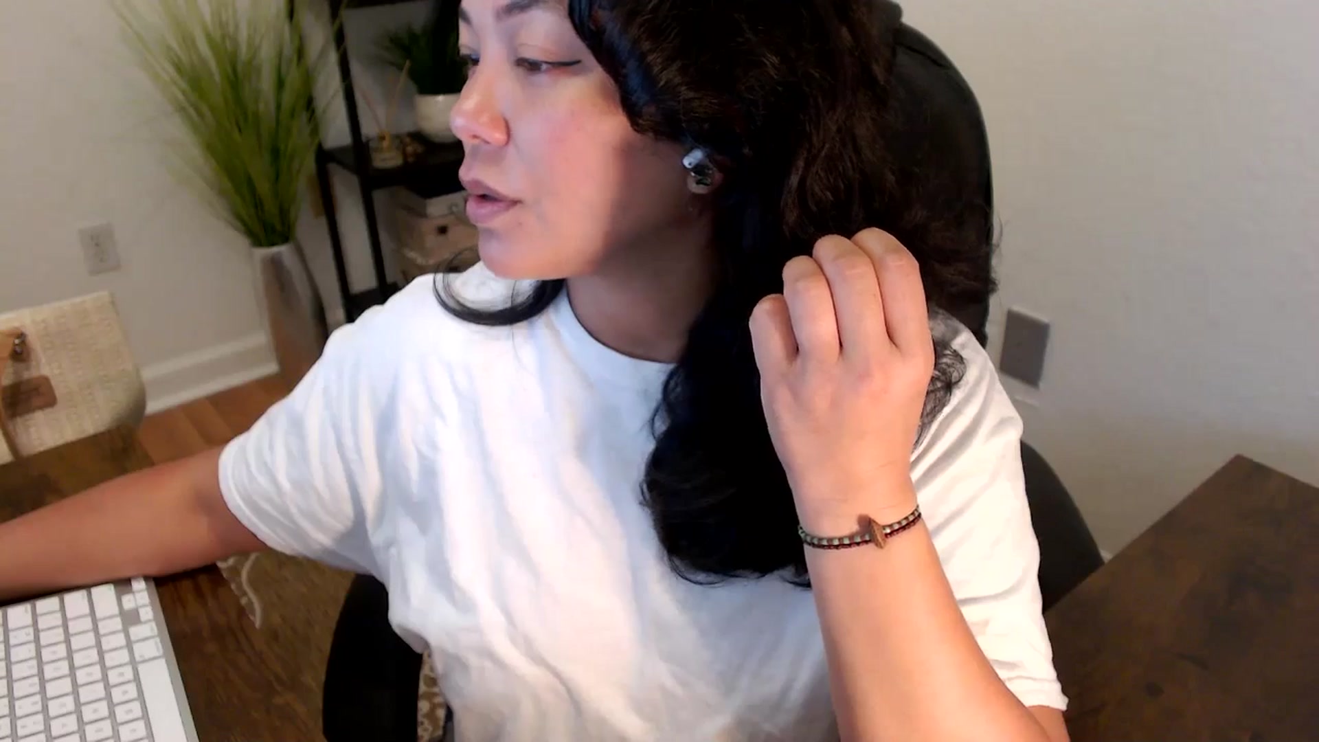 Gallery image thumbnail from MickaylaStar's myfreecams stream on, 04/10/2025, 17:56 image 6 of 20