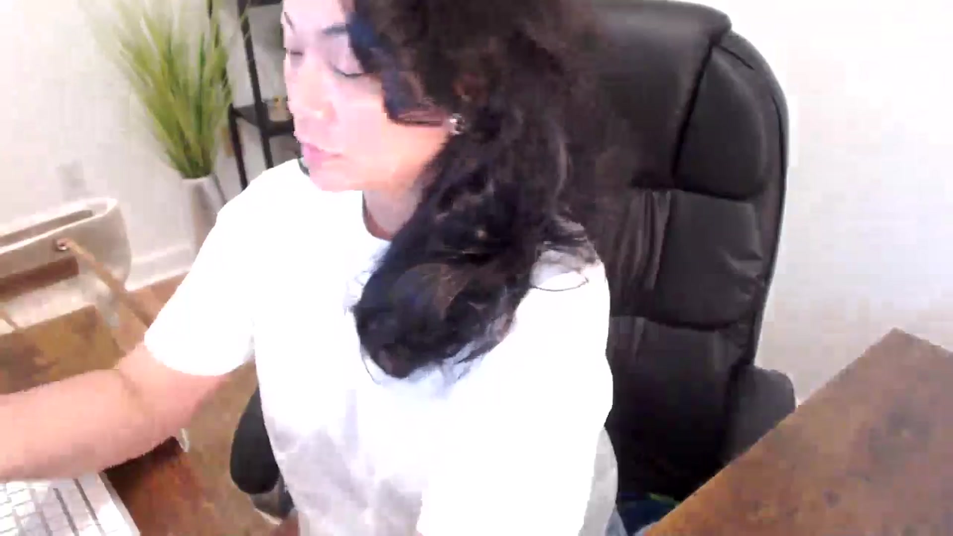 Gallery image thumbnail from MickaylaStar's myfreecams stream on, 04/10/2025, 17:56 image 2 of 20