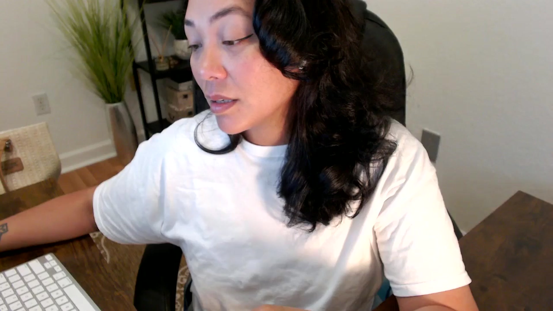 Gallery image thumbnail from MickaylaStar's myfreecams stream on, 04/10/2025, 17:56 image 15 of 20