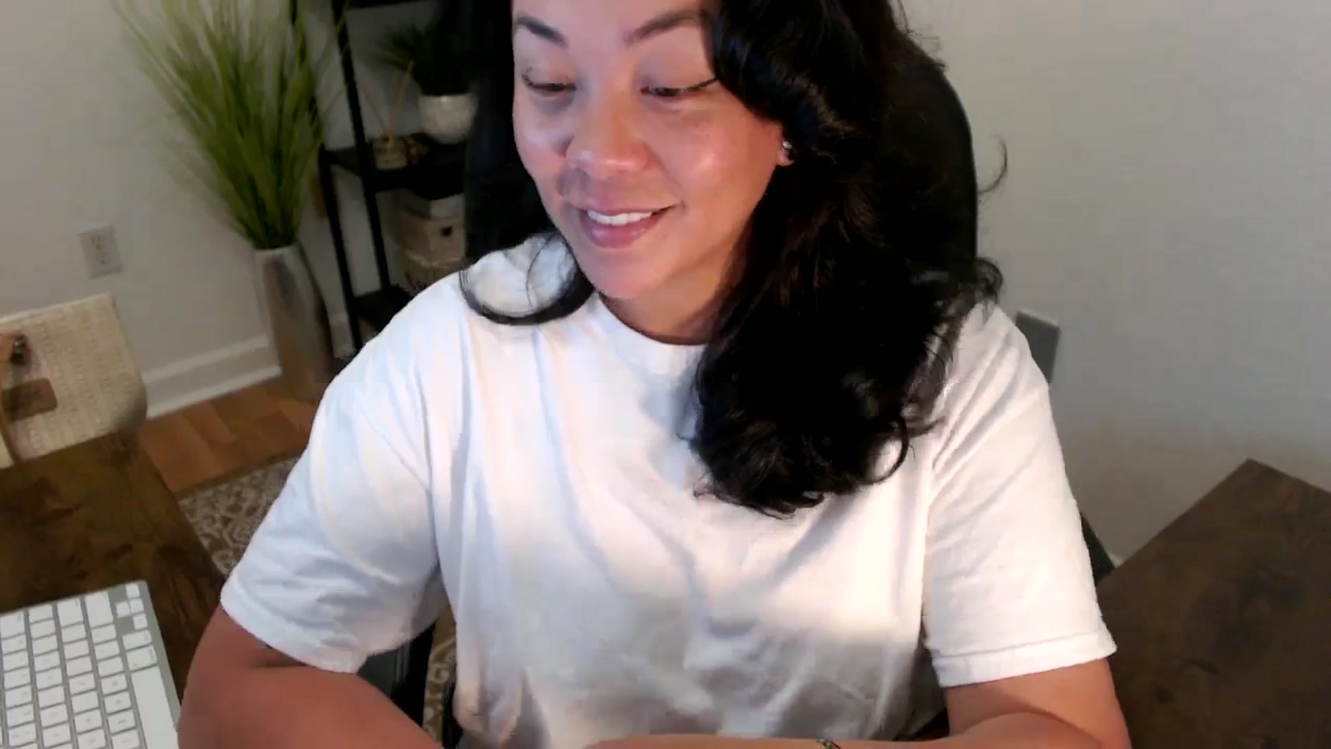 Gallery image thumbnail from MickaylaStar's myfreecams stream on, 04/10/2025, 17:56 image 8 of 20