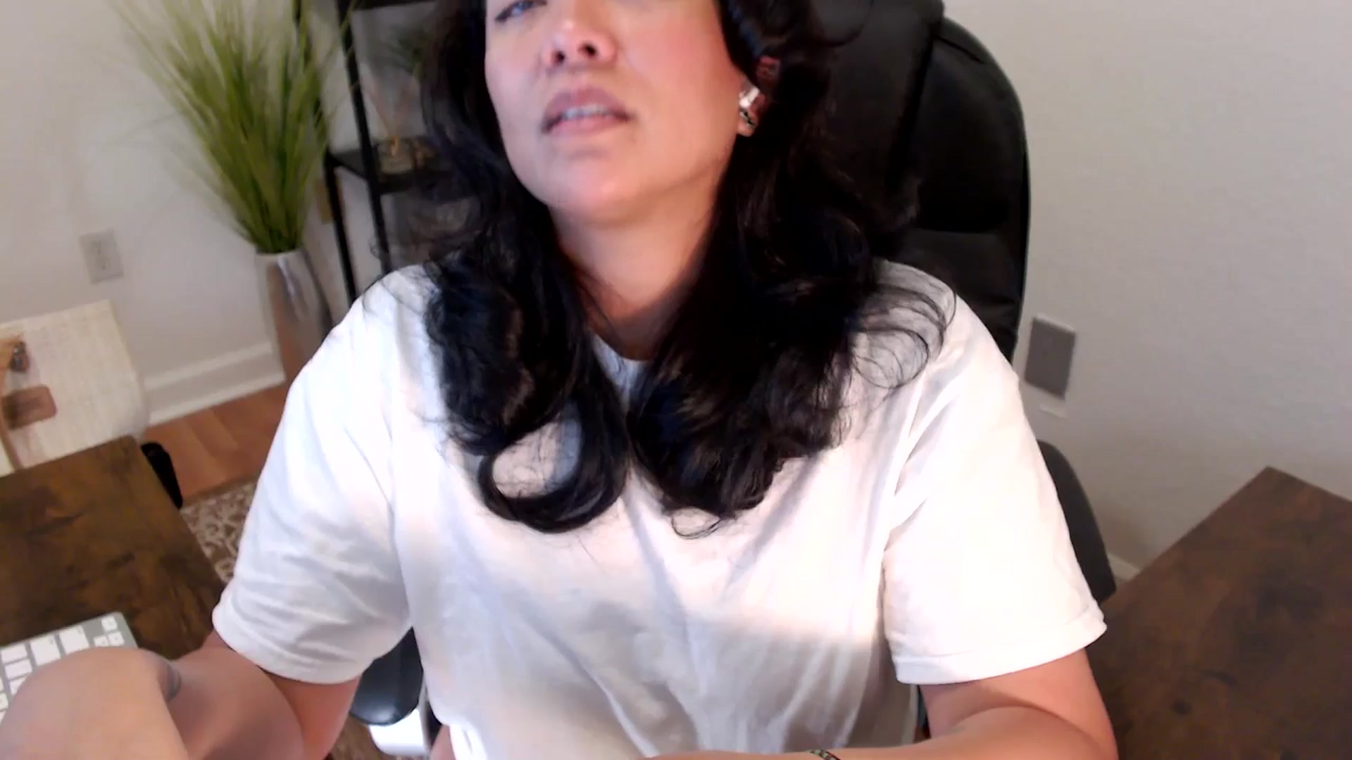 Gallery image thumbnail from MickaylaStar's myfreecams stream on, 04/10/2025, 18:37 image 3 of 20