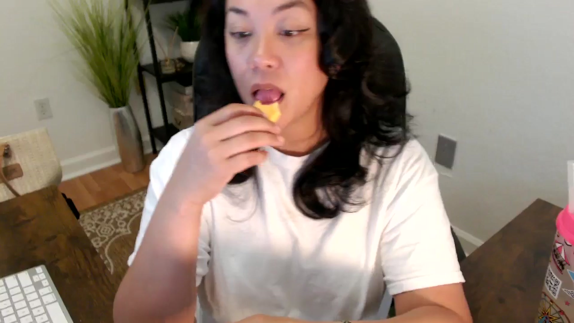 Gallery image thumbnail from MickaylaStar's myfreecams stream on, 04/10/2025, 19:44 image 4 of 20