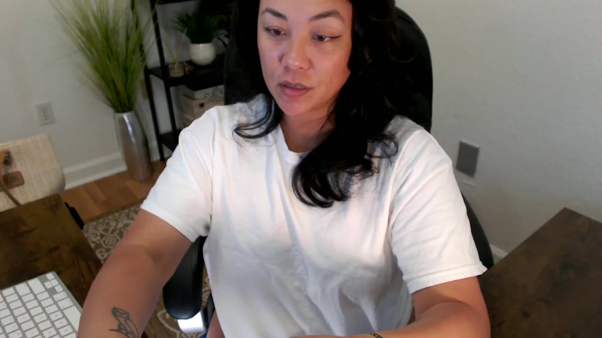 Gallery image thumbnail from MickaylaStar's myfreecams stream on, 04/10/2025, 19:44 image 9 of 20