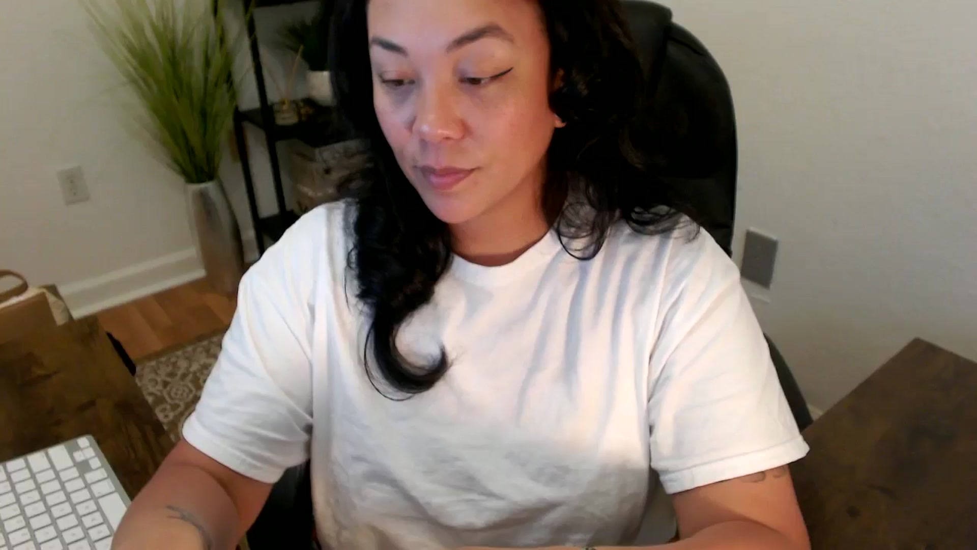 Gallery image thumbnail from MickaylaStar's myfreecams stream on, 04/10/2025, 20:43 image 18 of 20