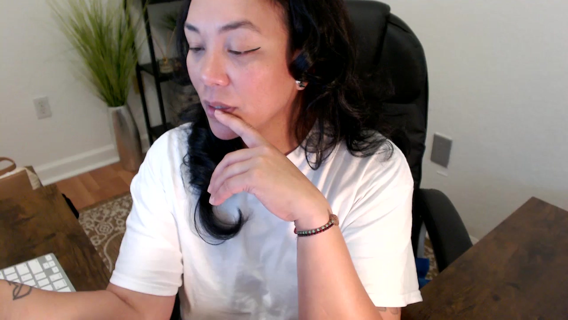Gallery image thumbnail from MickaylaStar's myfreecams stream on, 04/10/2025, 20:43 image 17 of 20