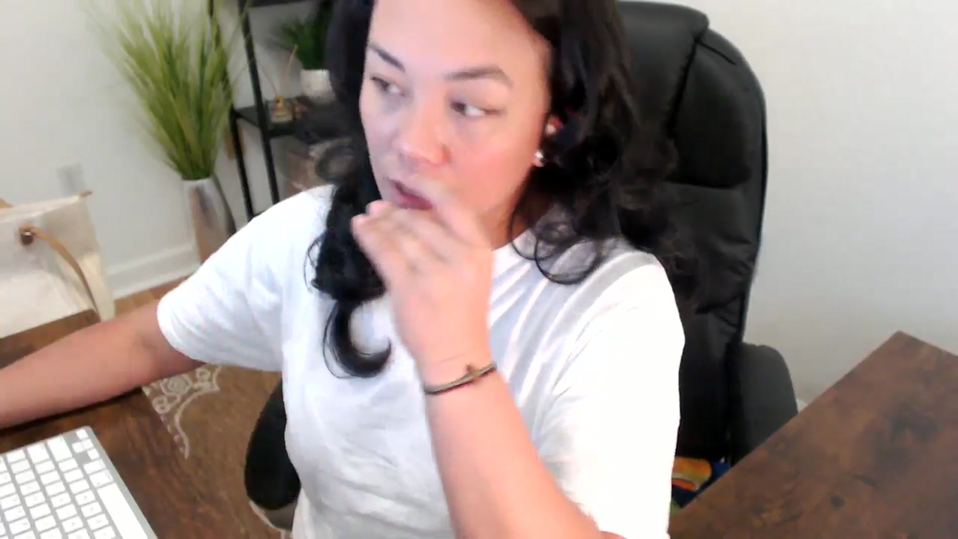 Gallery image thumbnail from MickaylaStar's myfreecams stream on, 04/10/2025, 20:43 image 16 of 20