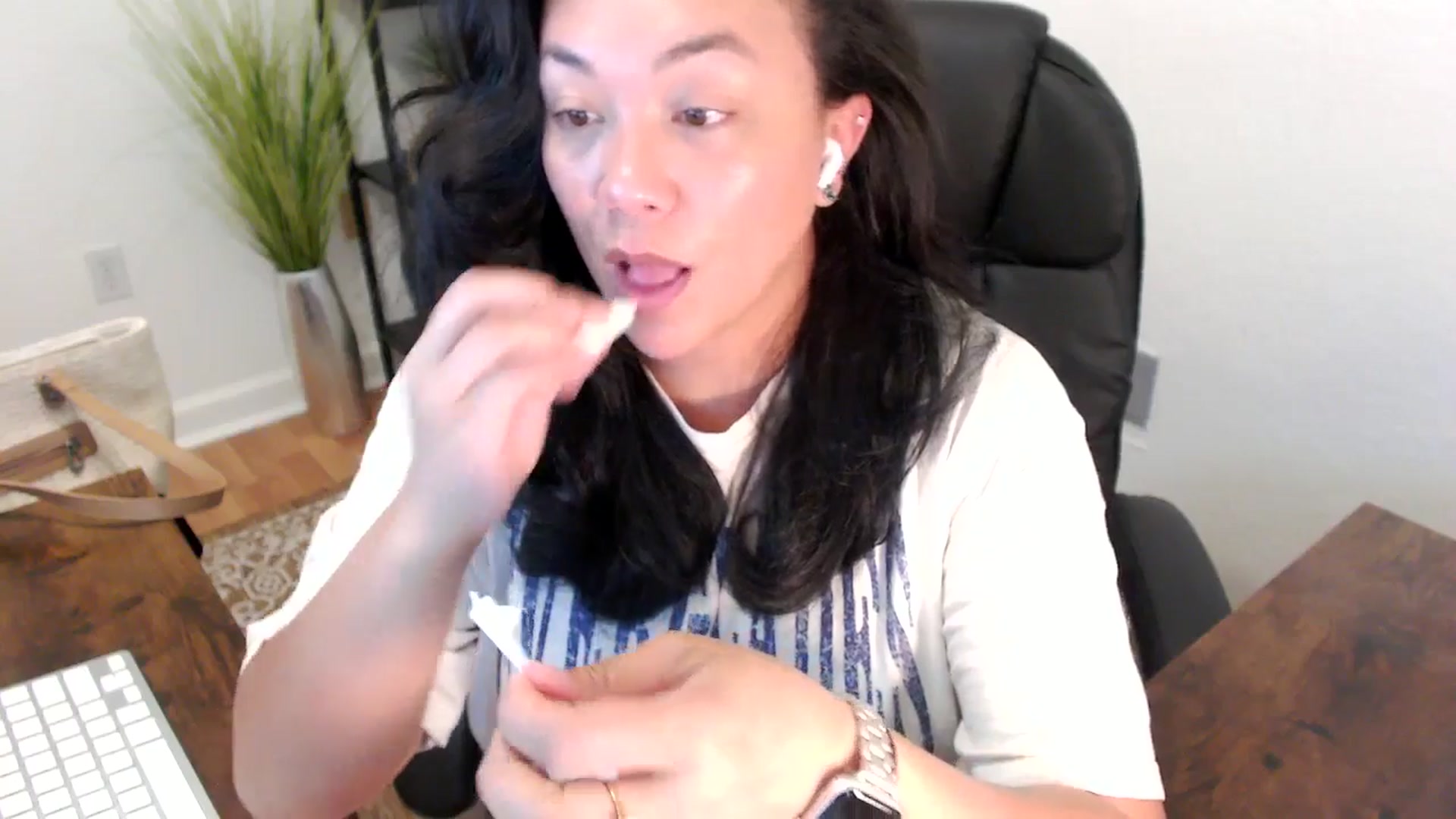 Gallery image thumbnail from MickaylaStar's myfreecams stream on, 04/11/2025, 13:47 image 11 of 20