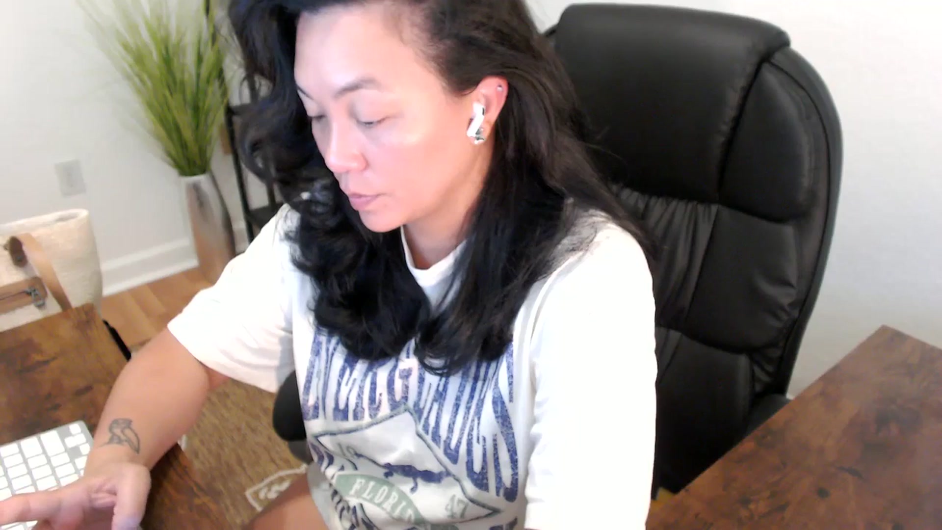 Gallery image thumbnail from MickaylaStar's myfreecams stream on, 04/11/2025, 13:47 image 10 of 20