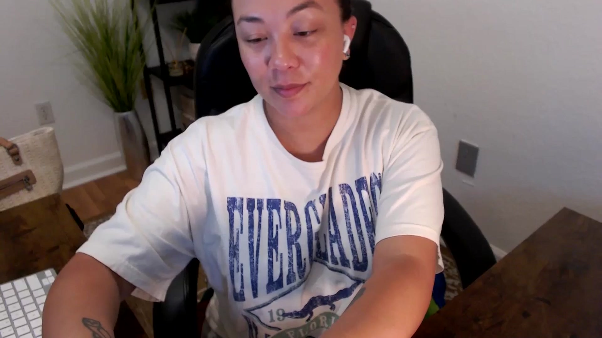 Gallery image thumbnail from MickaylaStar's myfreecams stream on, 04/11/2025, 13:47 image 5 of 20