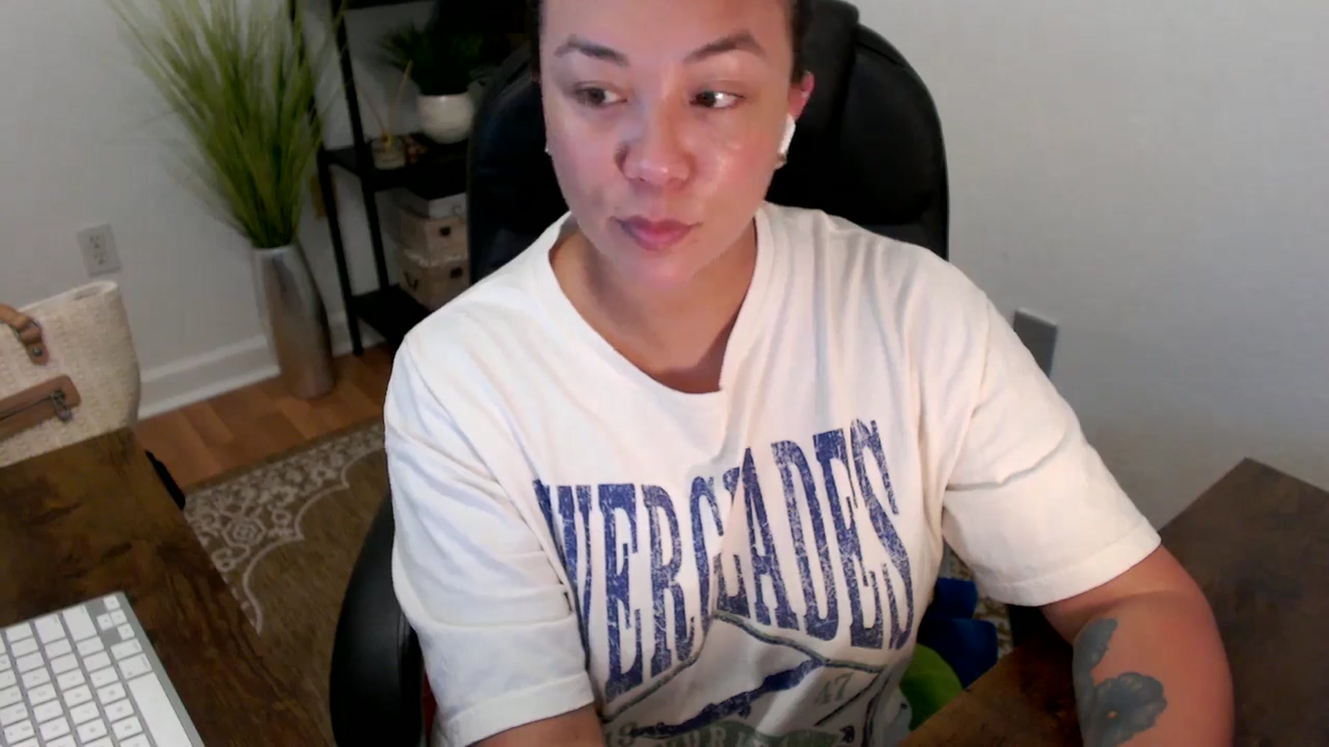Gallery image thumbnail from MickaylaStar's myfreecams stream on, 04/11/2025, 13:47 image 4 of 20