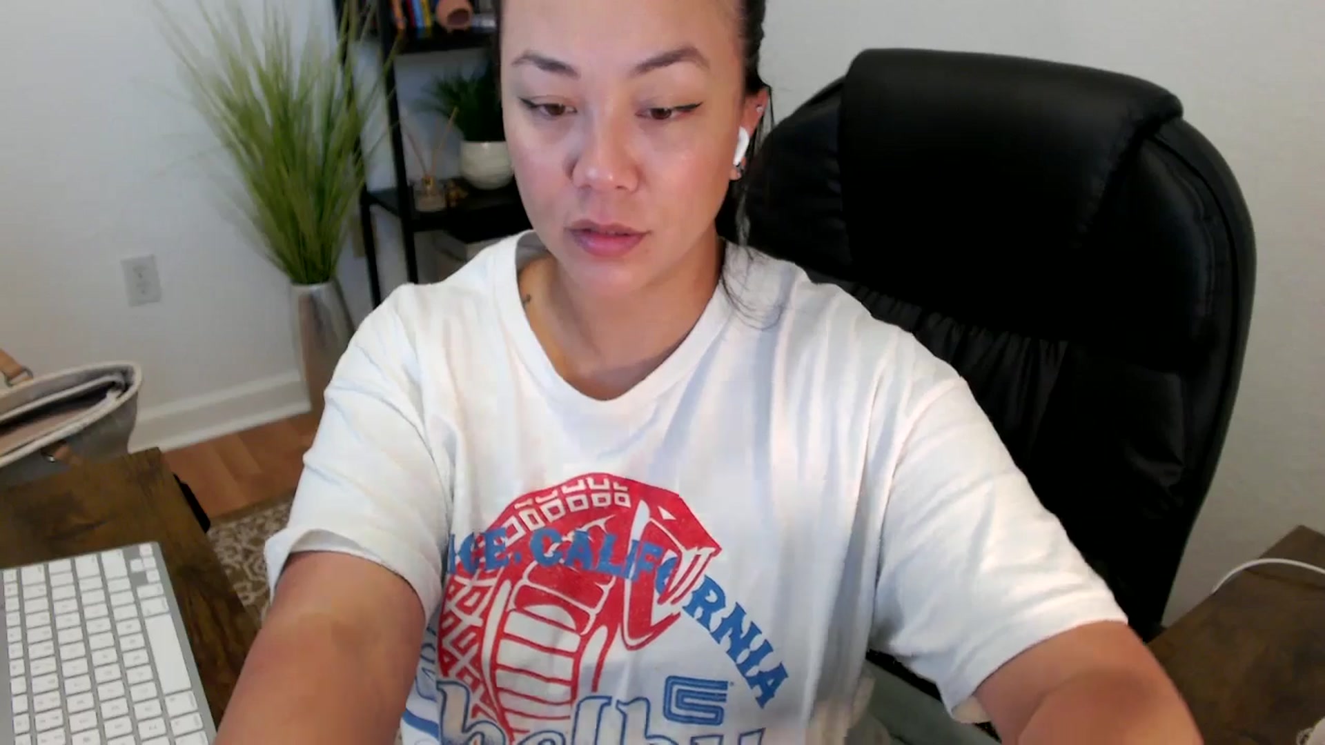 Gallery image thumbnail from MickaylaStar's myfreecams stream on, 04/14/2025, 15:12 image 14 of 20