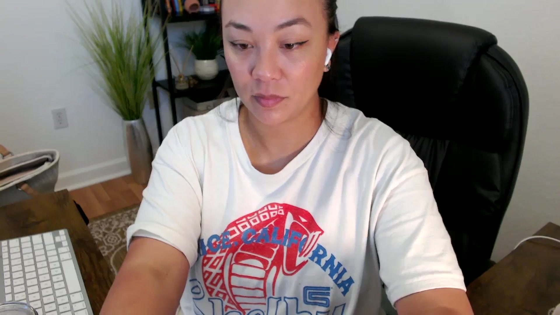 Gallery image thumbnail from MickaylaStar's myfreecams stream on, 04/14/2025, 15:12 image 3 of 20