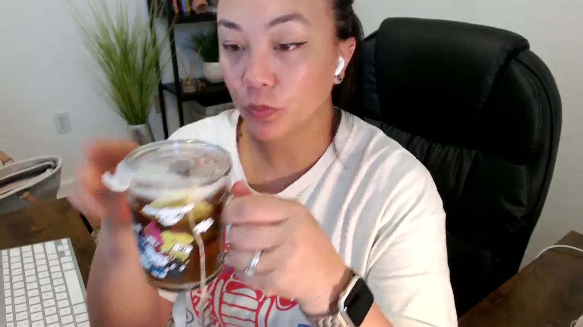Gallery image thumbnail from MickaylaStar's myfreecams stream on, 04/14/2025, 15:12 image 4 of 20
