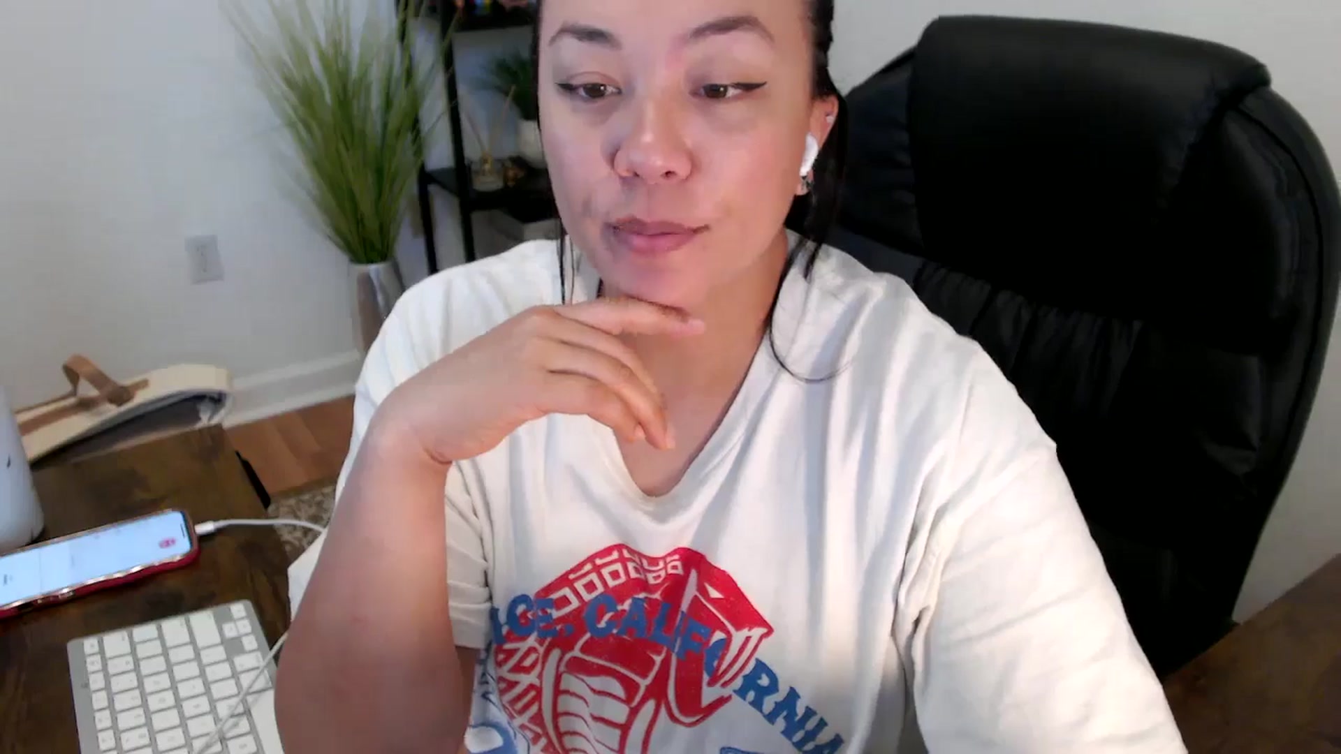 Gallery image thumbnail from MickaylaStar's myfreecams stream on, 04/14/2025, 15:55 image 20 of 20