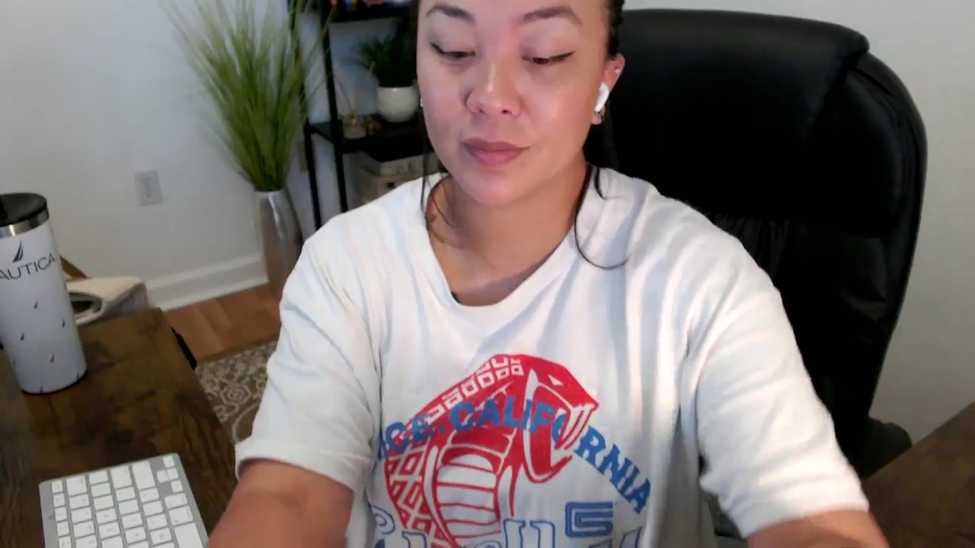 Gallery image thumbnail from MickaylaStar's myfreecams stream on, 04/14/2025, 15:55 image 5 of 20